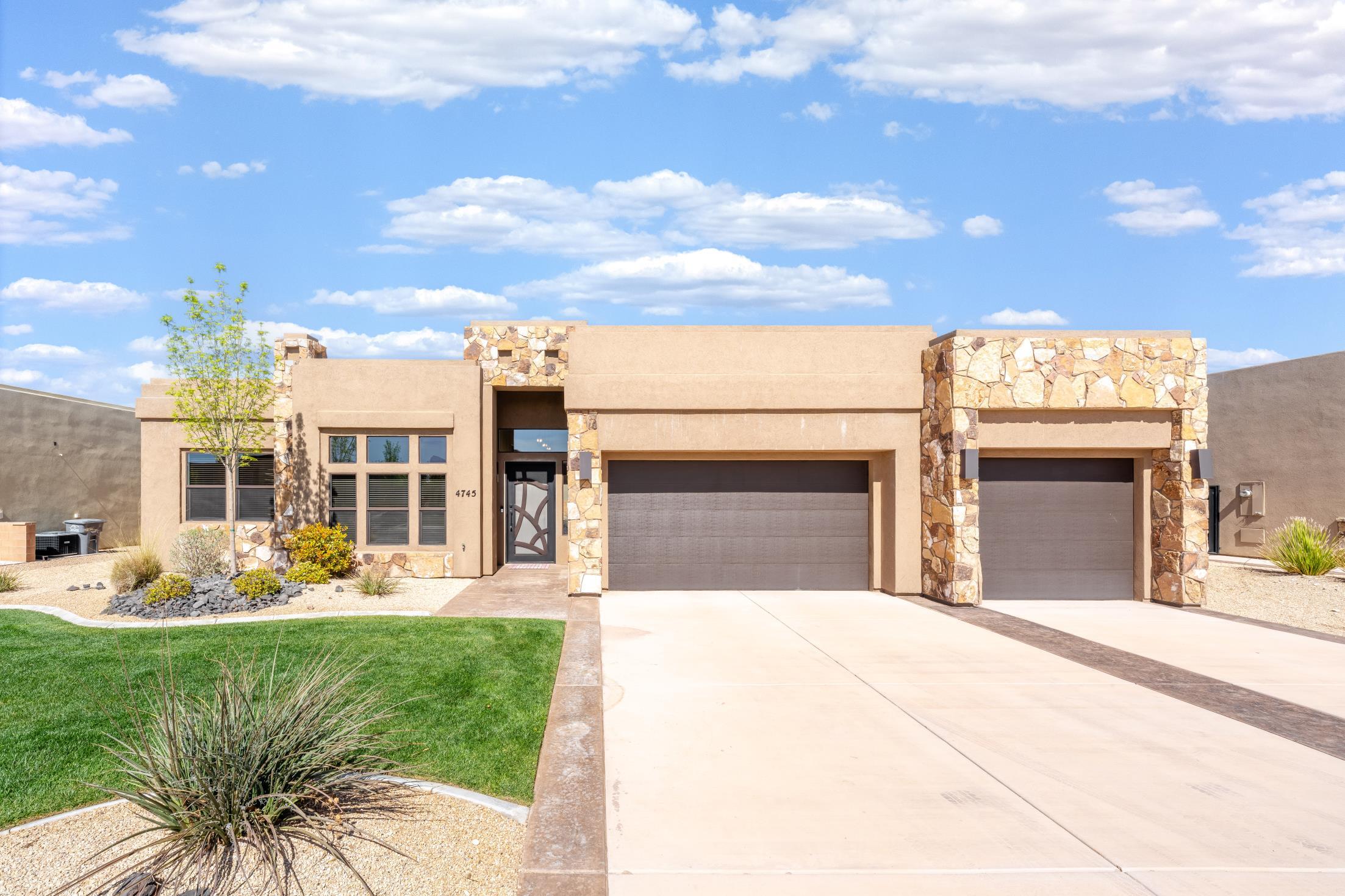 4745 N Cottontail Dr — photo