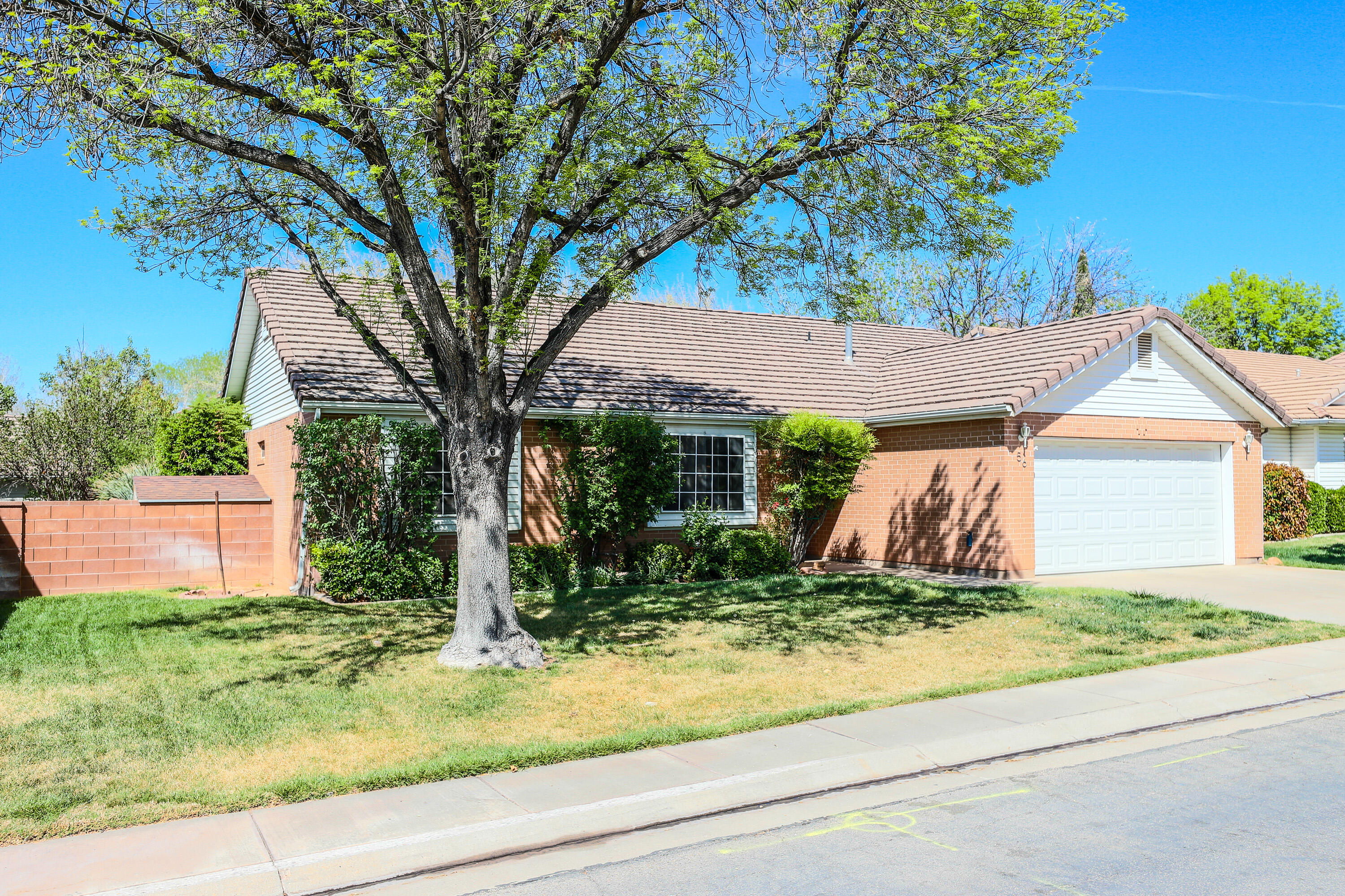 351 S Valley View 56 — photo