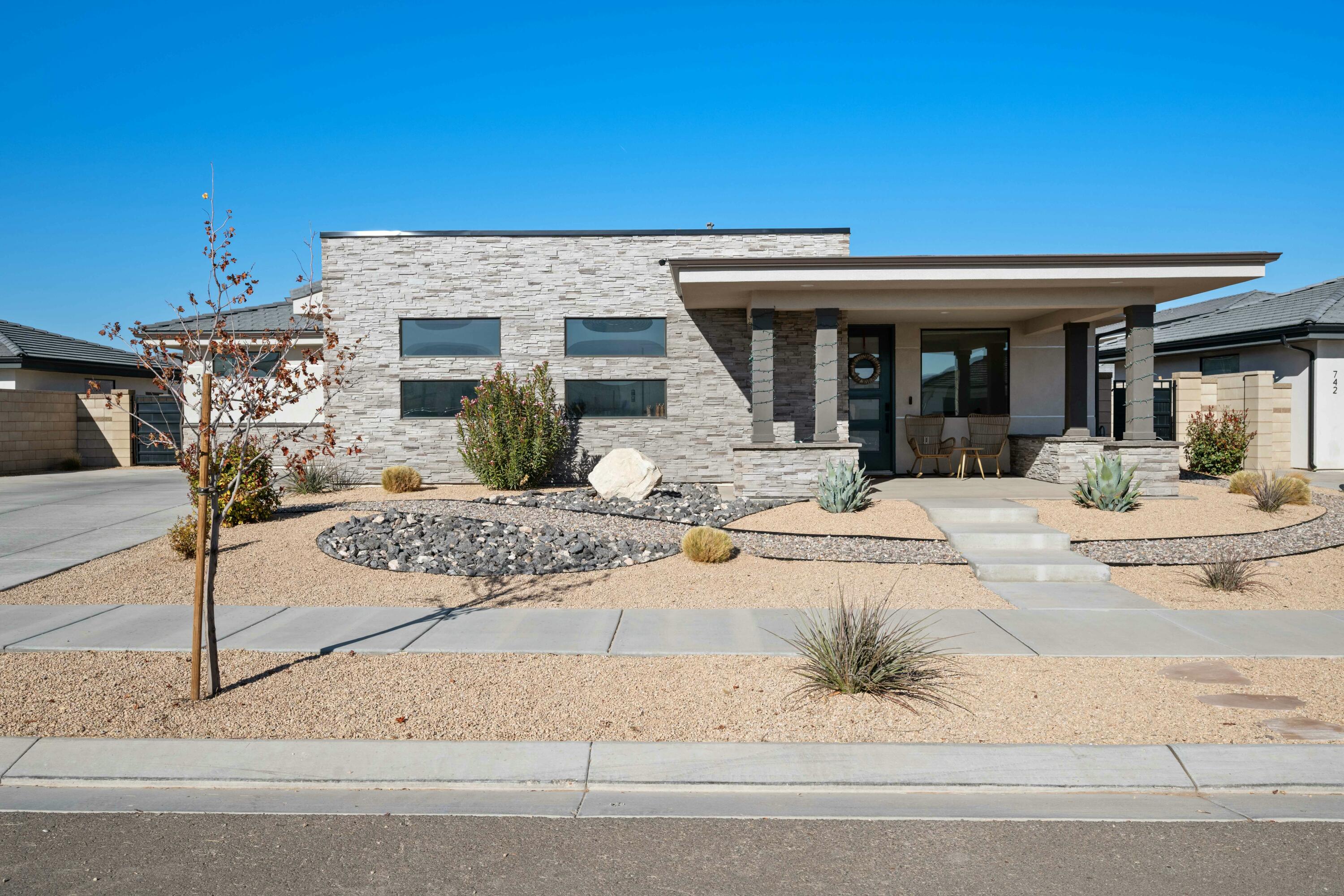 748 Rust Bluff Dr — photo