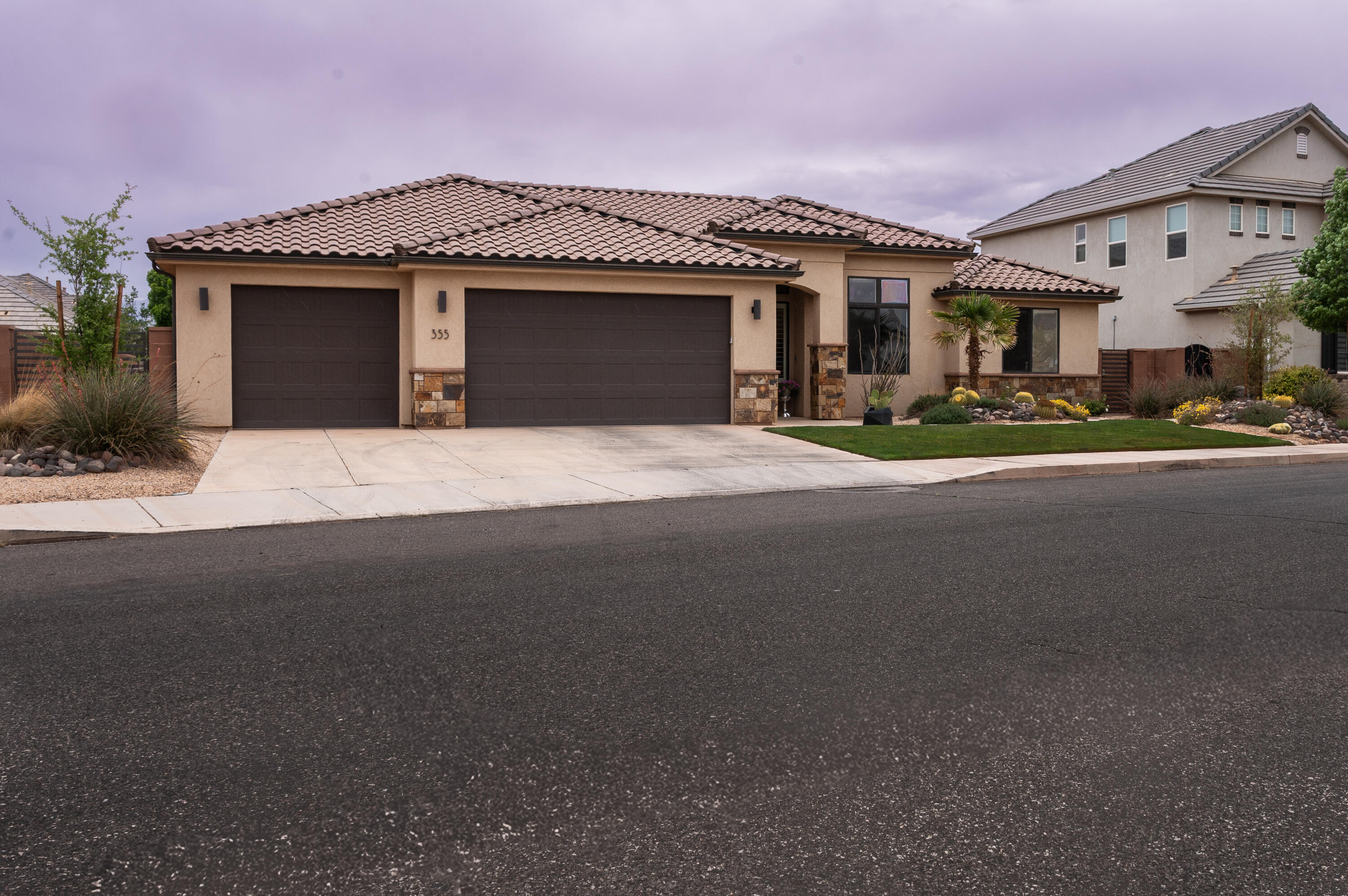 355 Treasure Valley Rd, Washington, UT 84780 — photo 2
