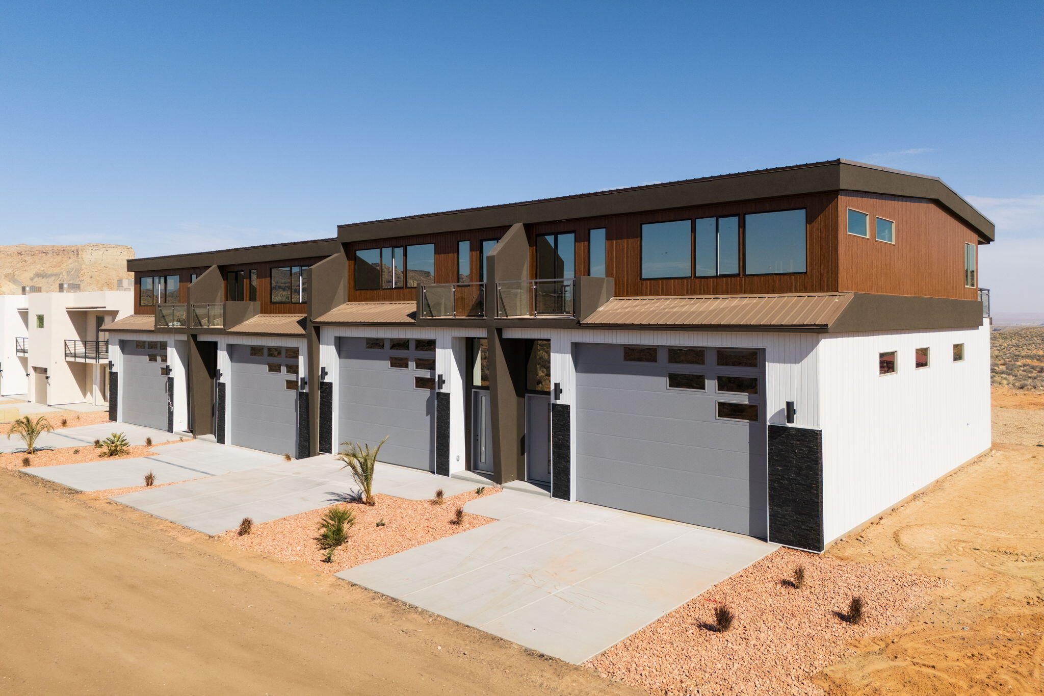 1330 E Lone Rock — photo