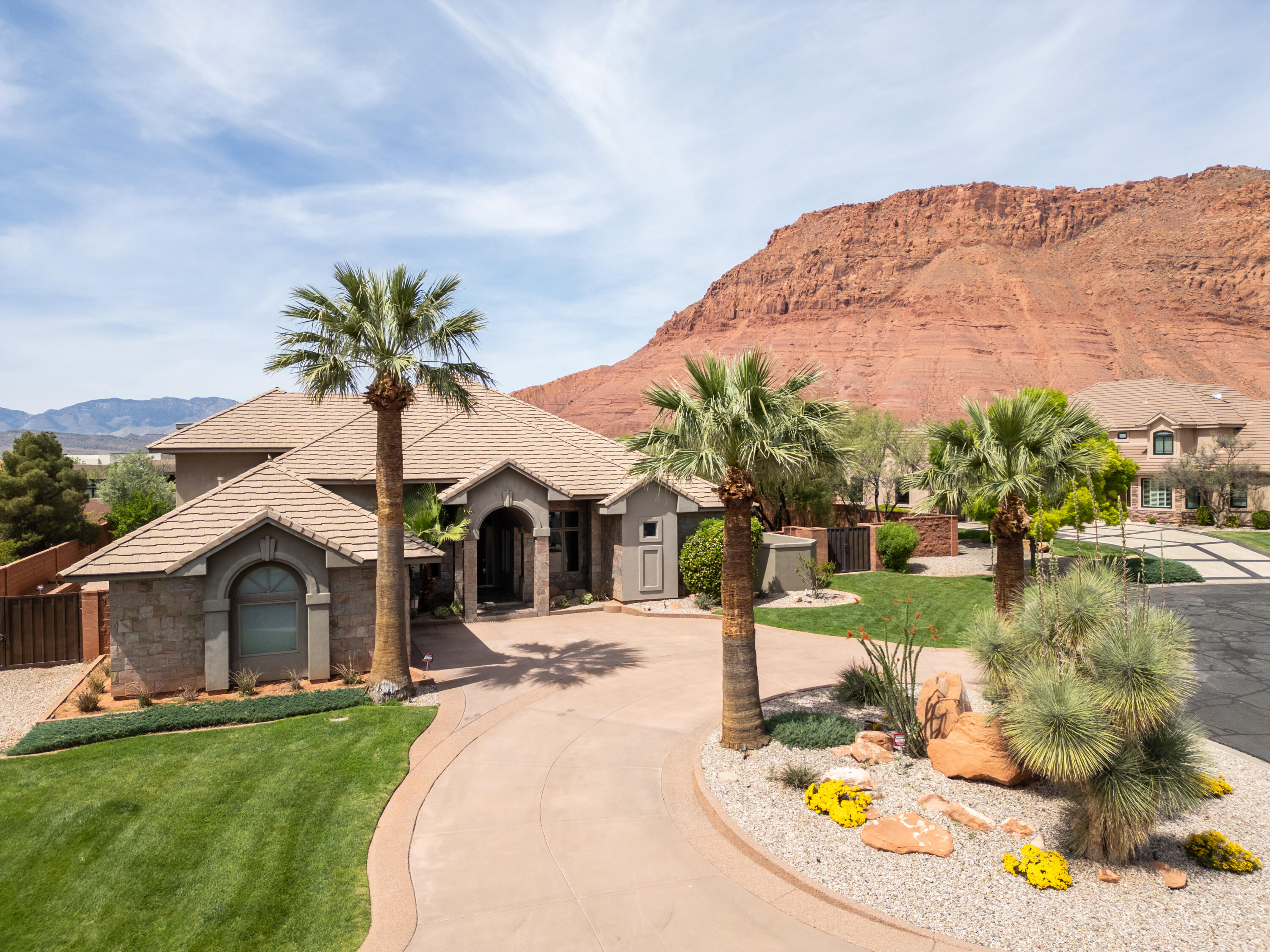 307 N Painted Hills Dr — photo