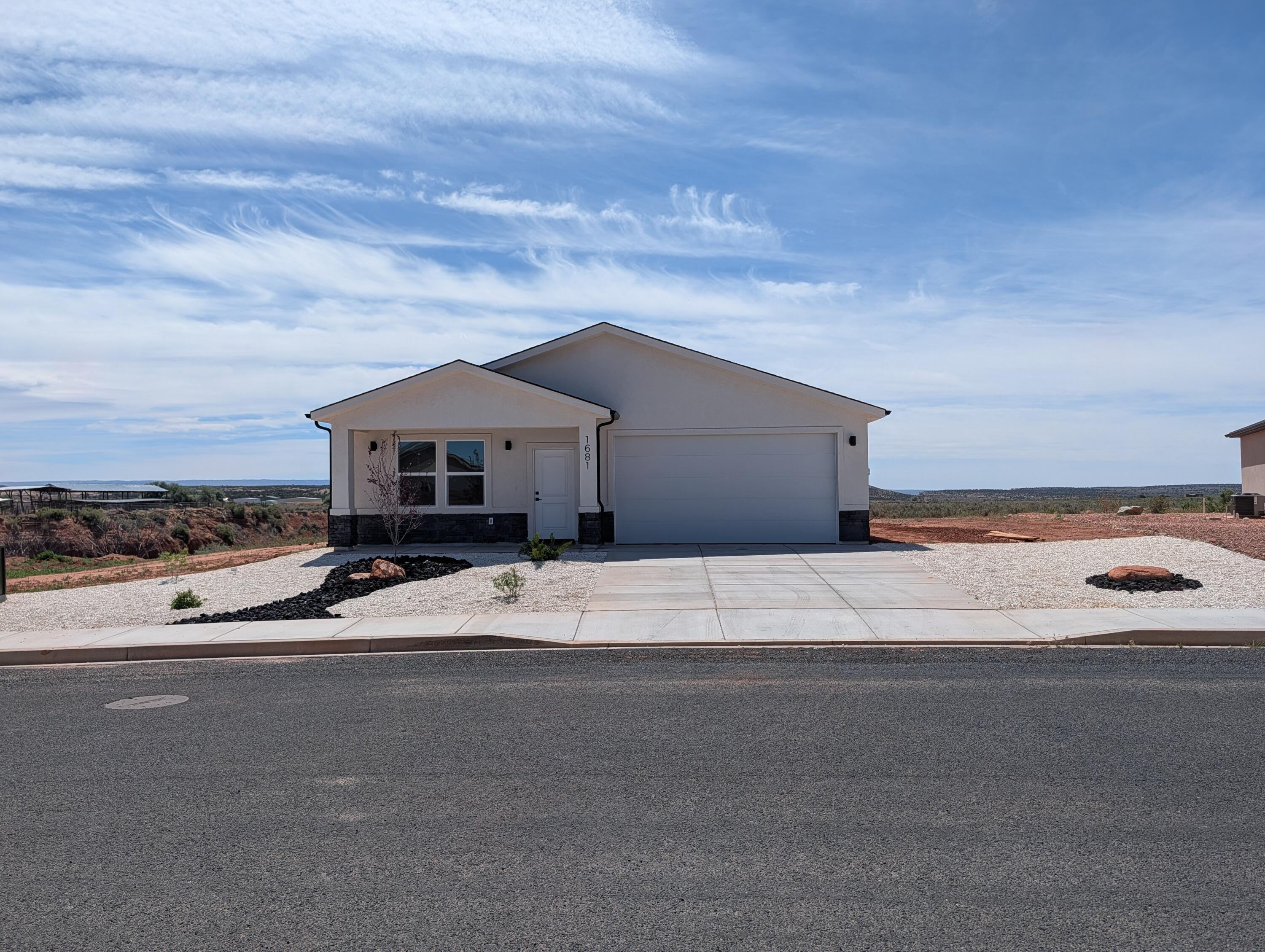 1681 E Creekside Dr — photo