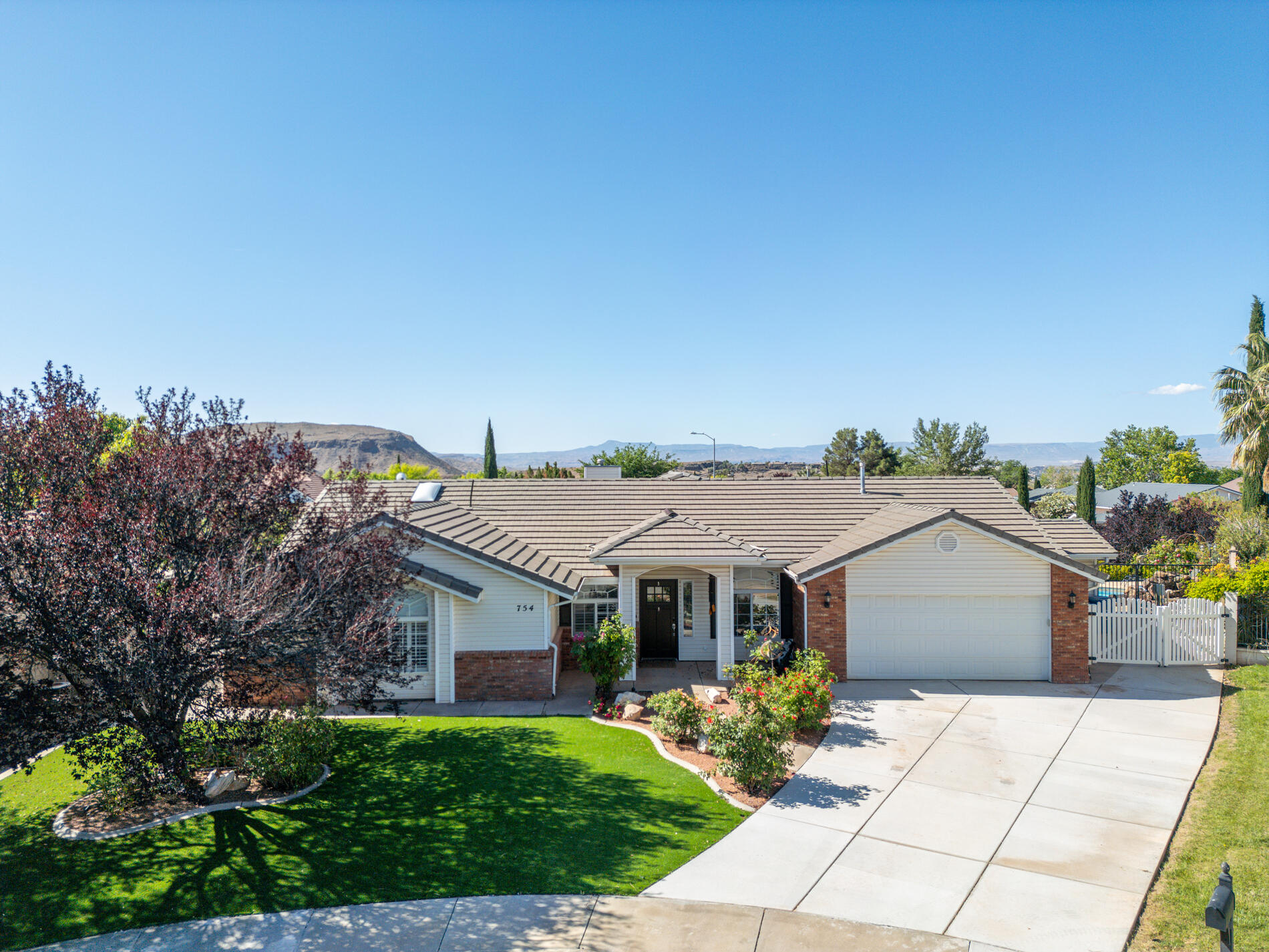754 Cherry Cir — photo