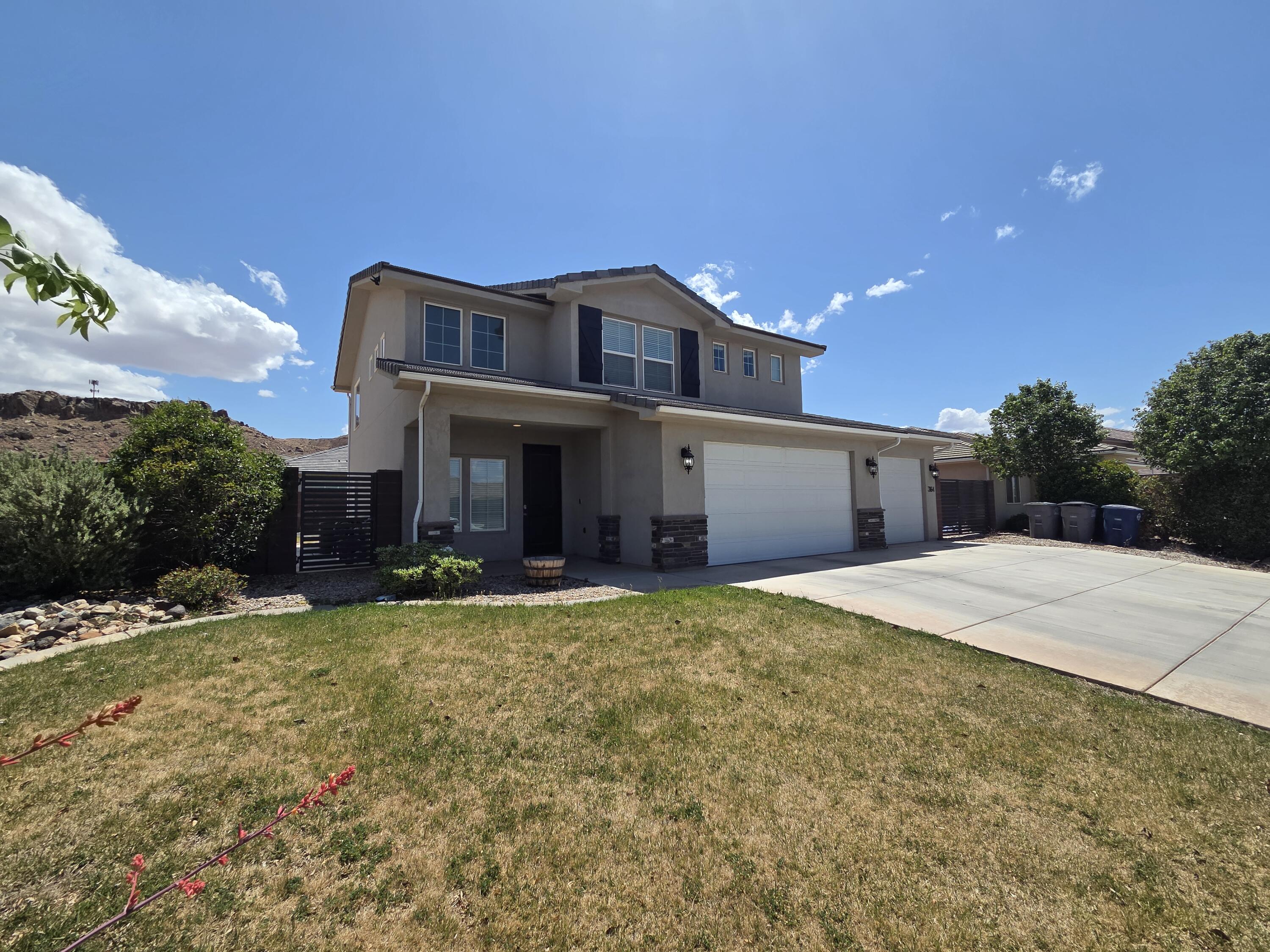 3164 E Livia Dr — photo