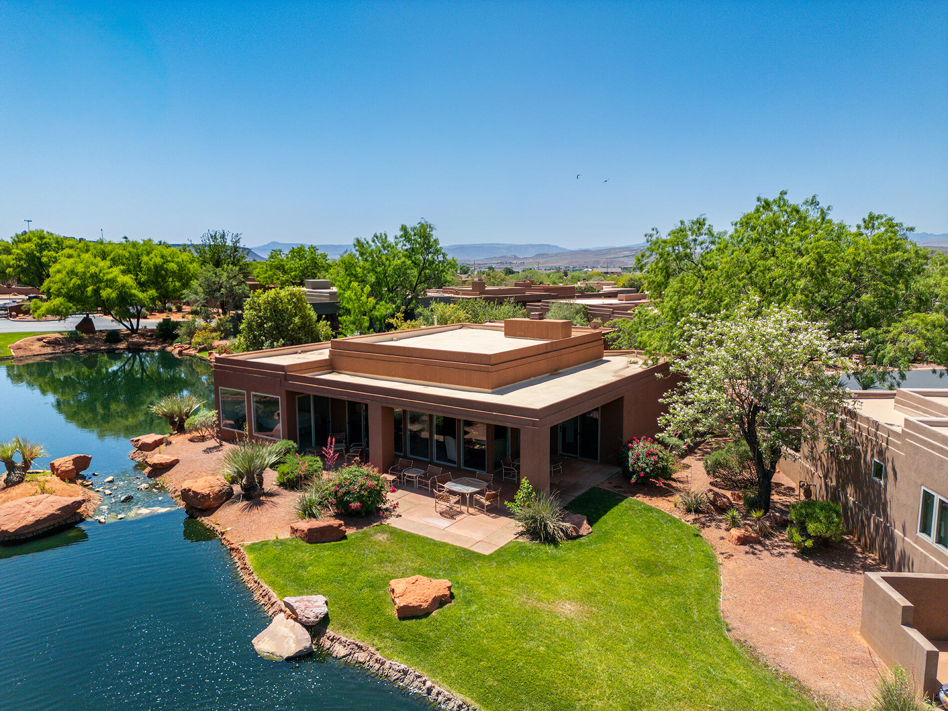 2255 N Tuweap Dr 11 — photo