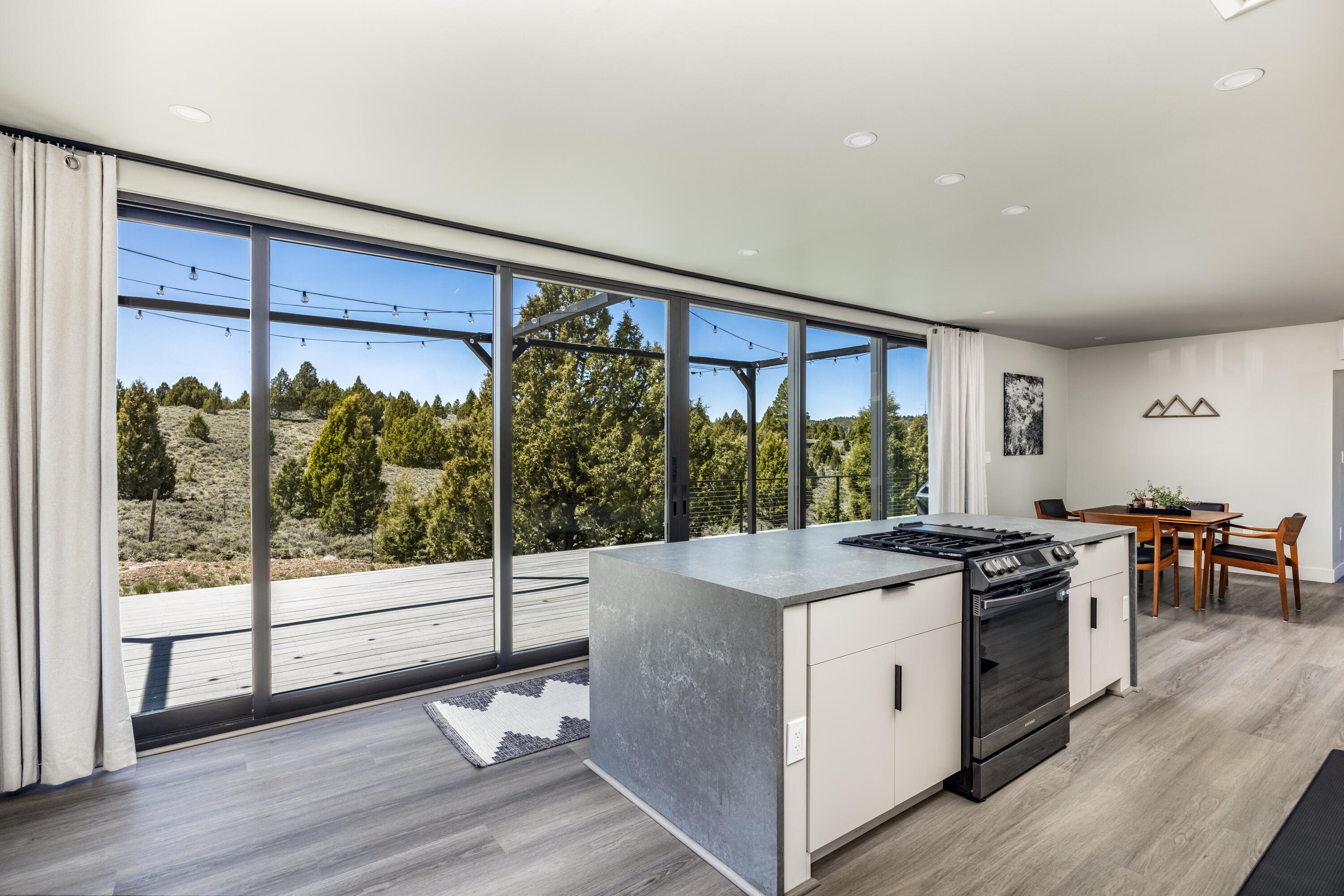 4225 N Uintah Dr — photo