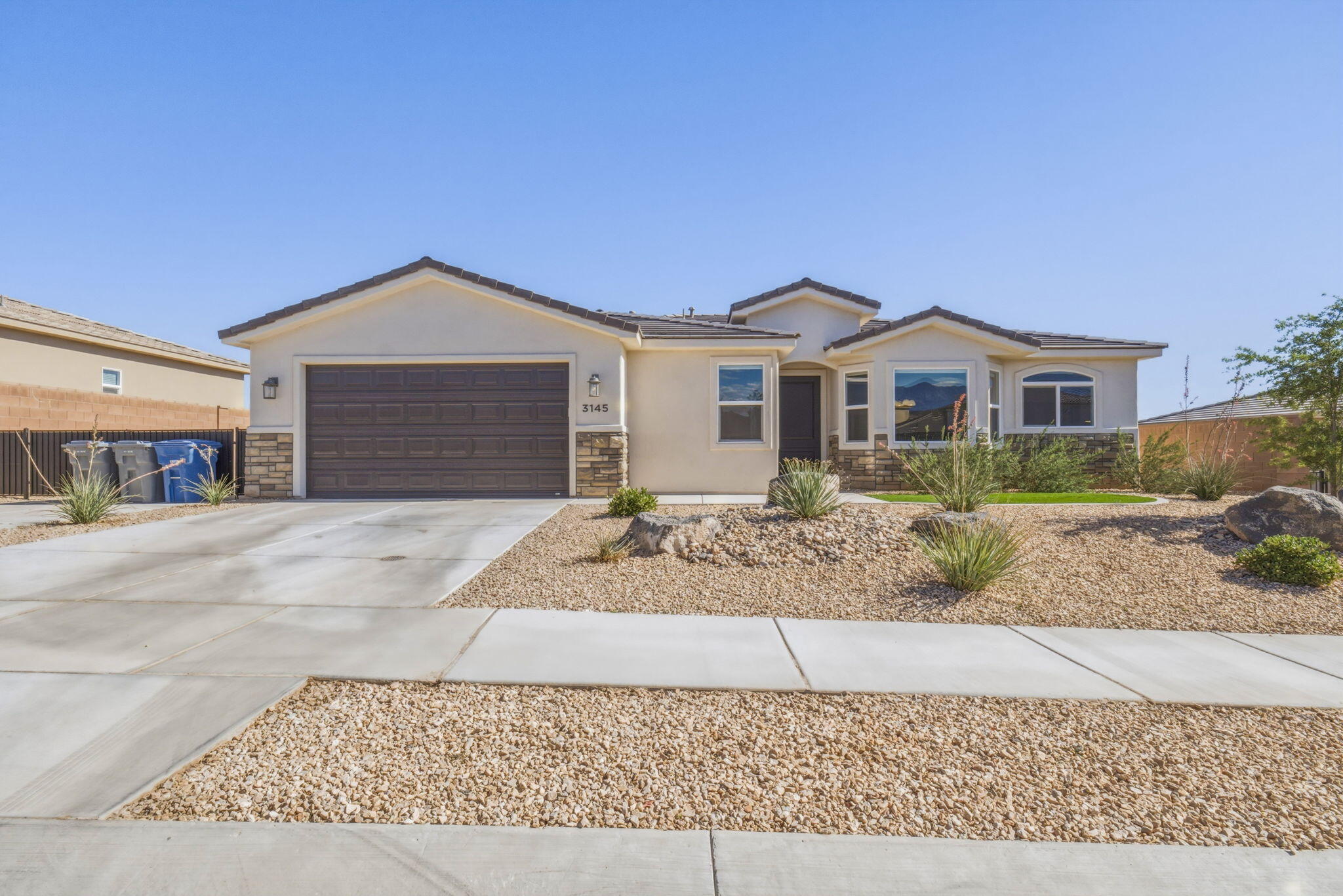 3145 W Coronado Dr — photo