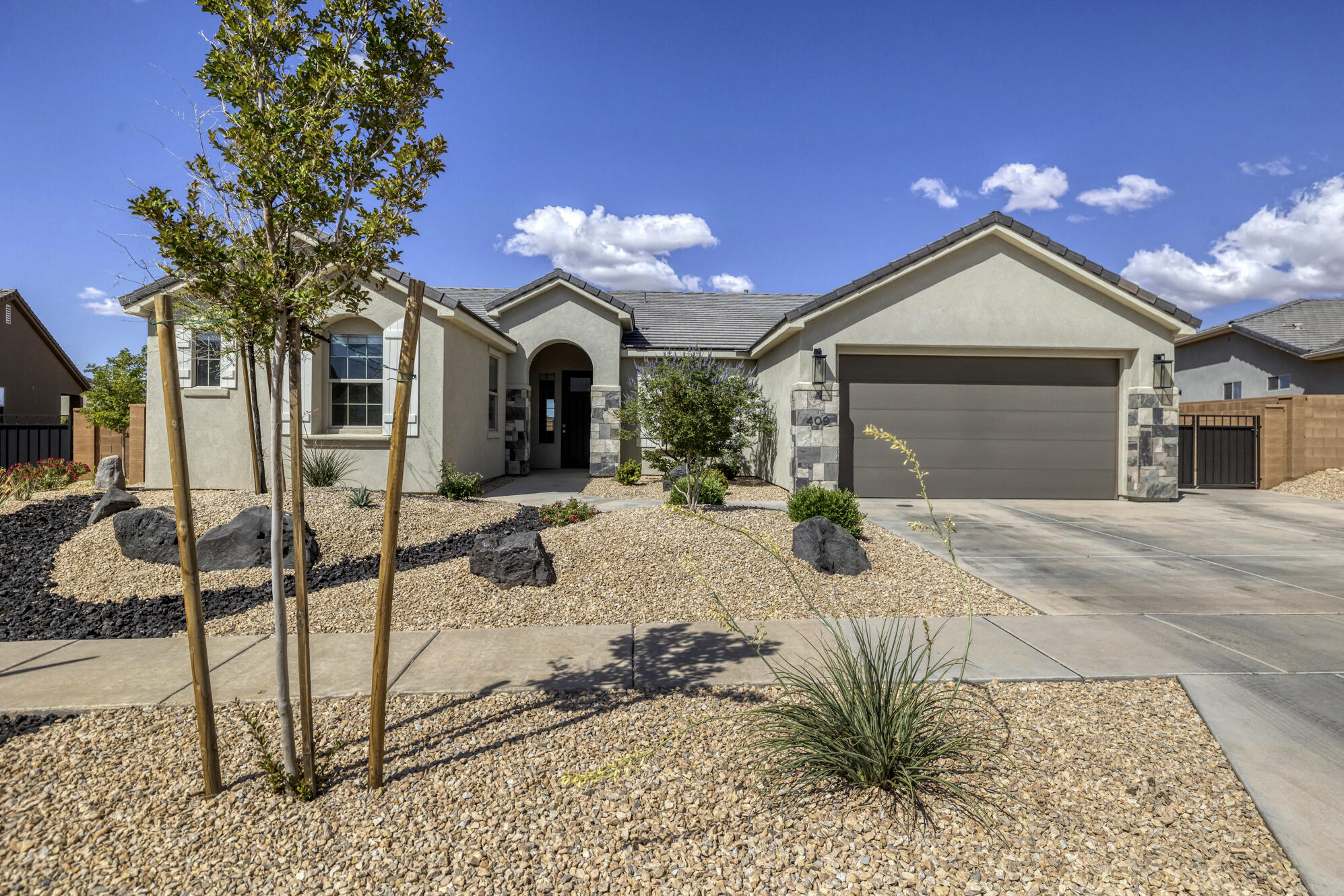 409 N Sage Grouse Dr — photo