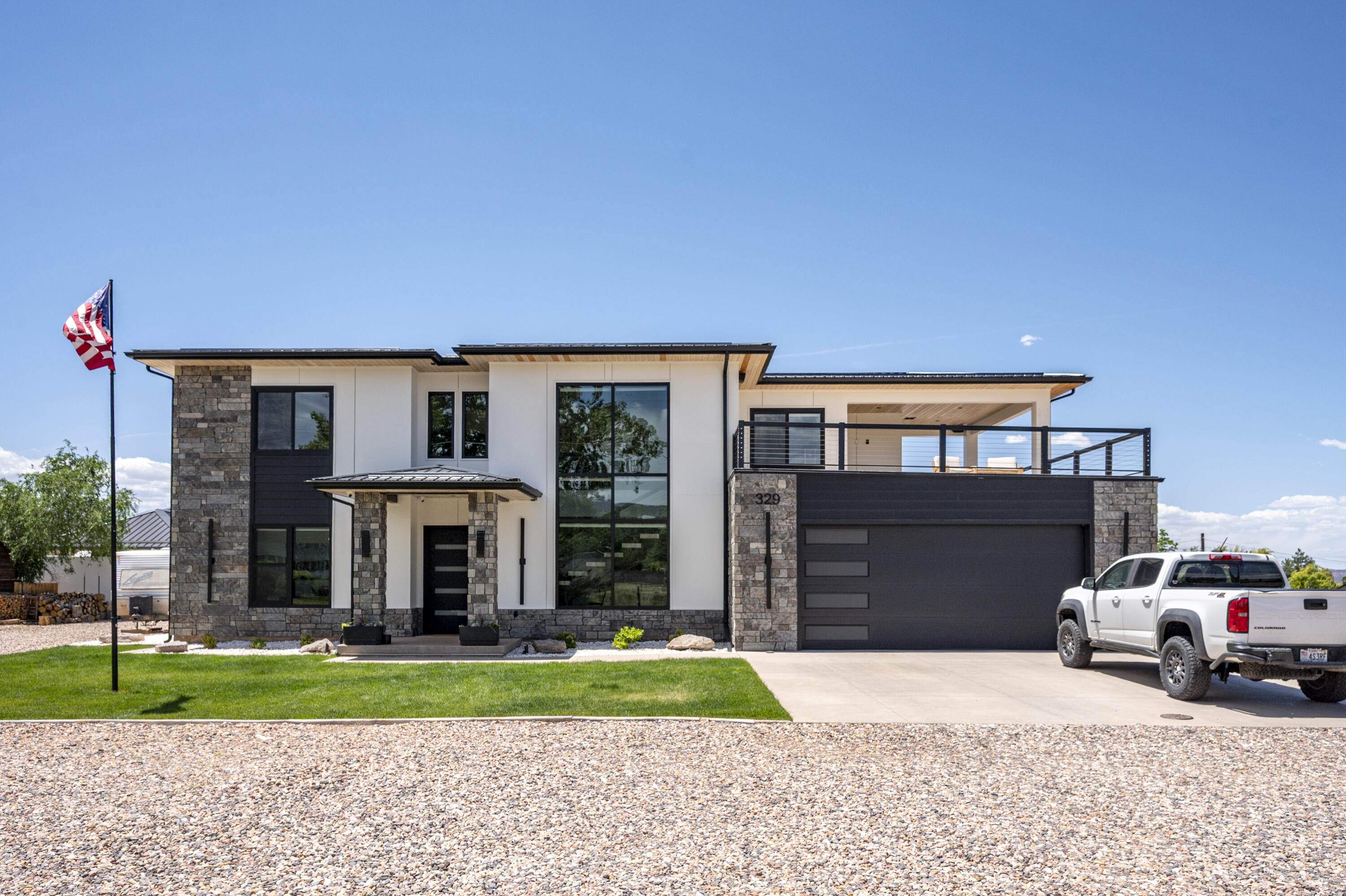 329 N 400 W — photo
