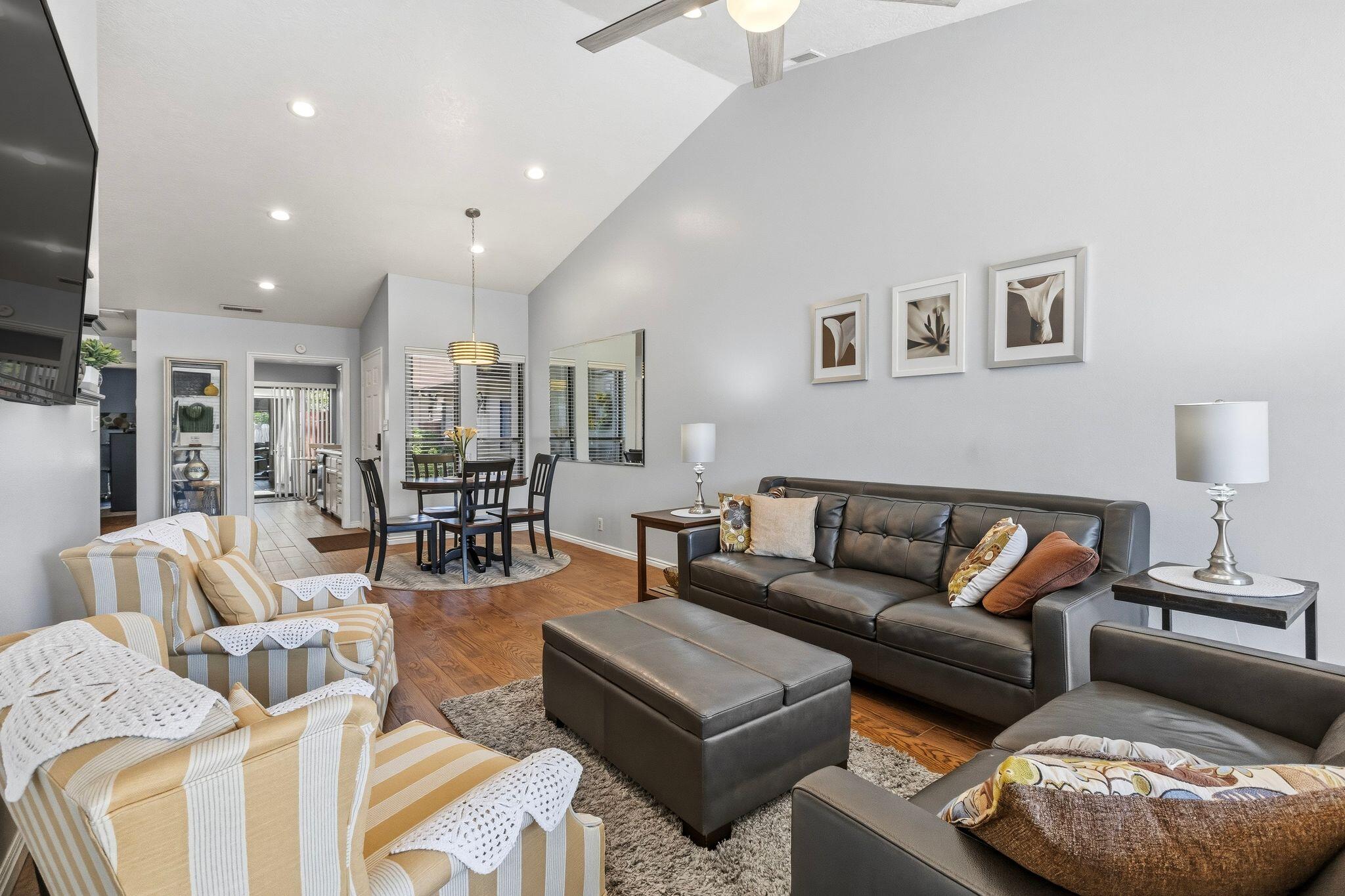 230 S 300 E Unit 2 — photo
