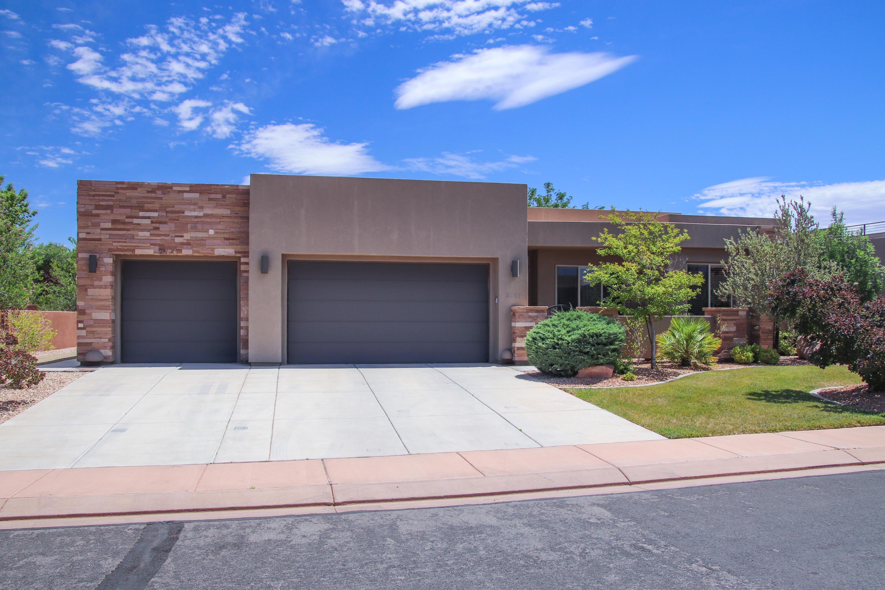 3265 S Sandstone Dr — photo