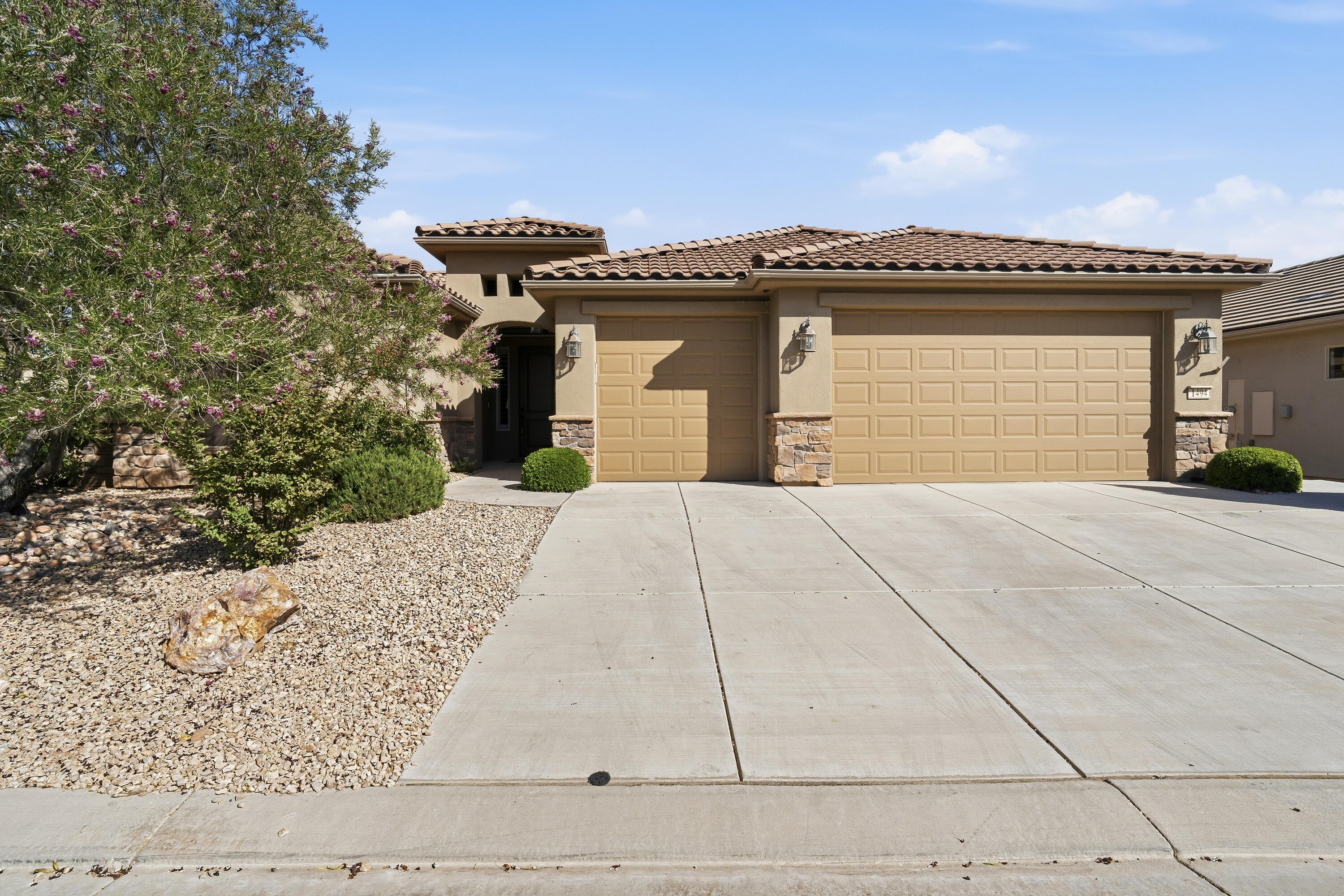 1494 W Songbird Dr — photo