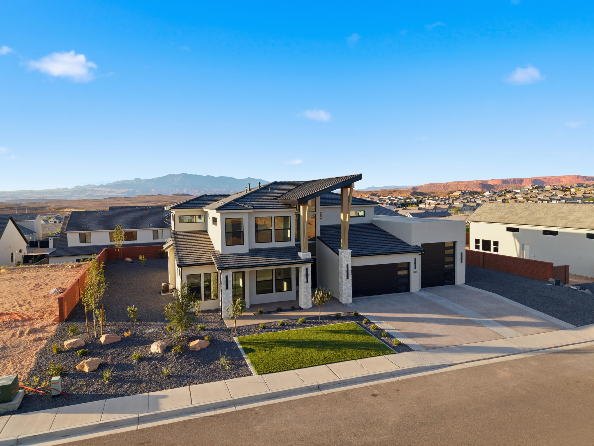 3011 E Rimrunner Dr, St George, UT 84790