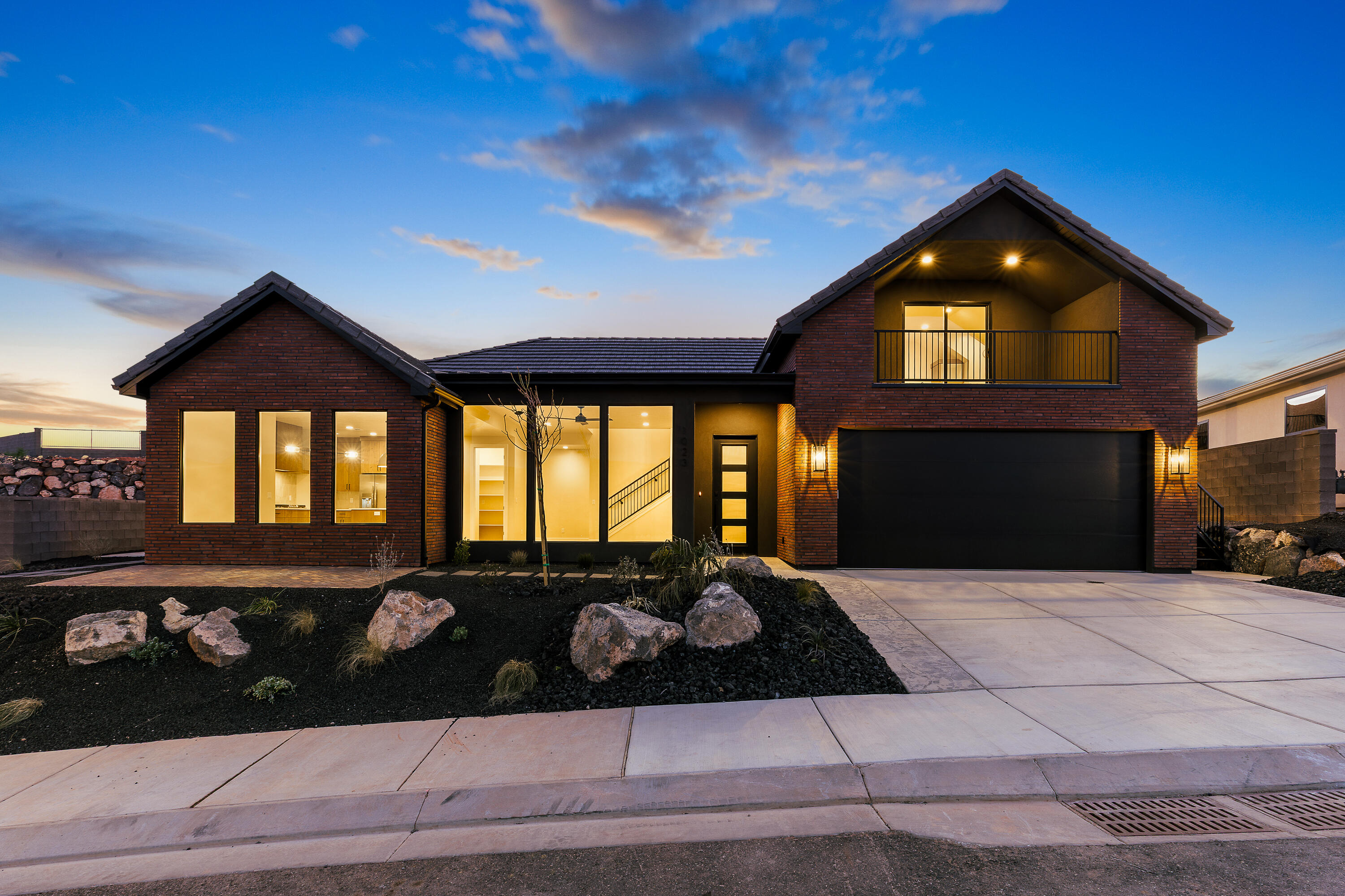 1023 N Falcon Ridge View — photo