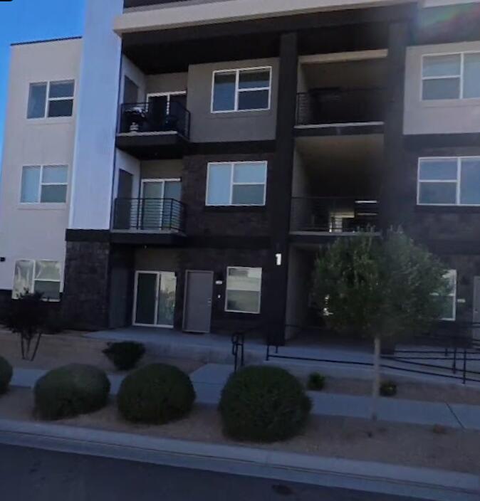 5801 S Garnet Dr 3-201 — photo