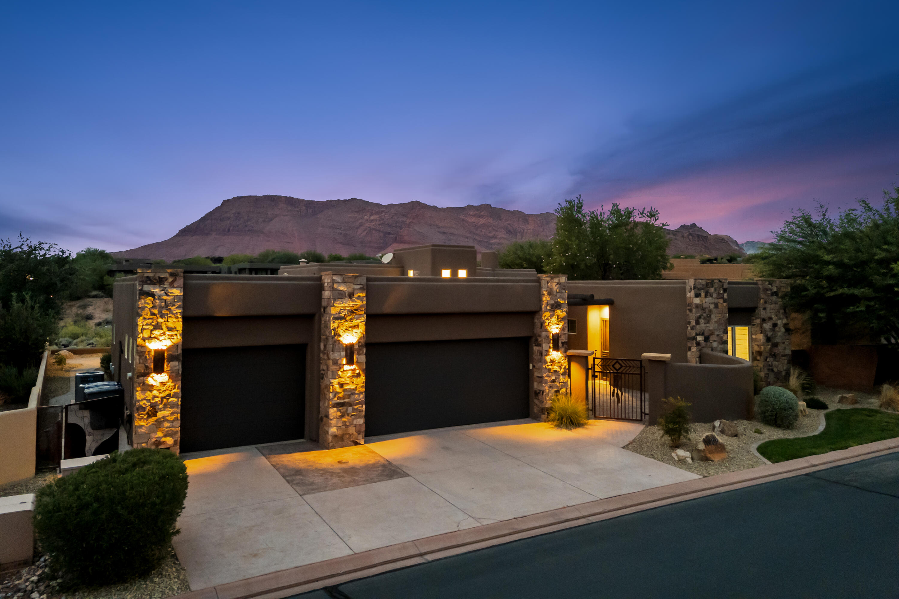 3052 N Snow Canyon Parkway 105 — photo