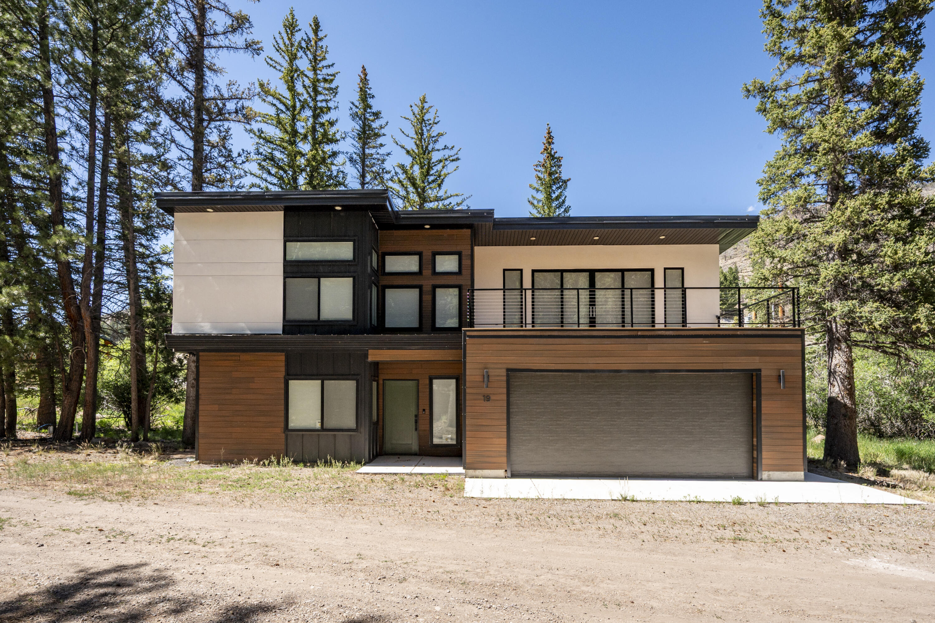945 W Clear Creek Canyon Rd — photo