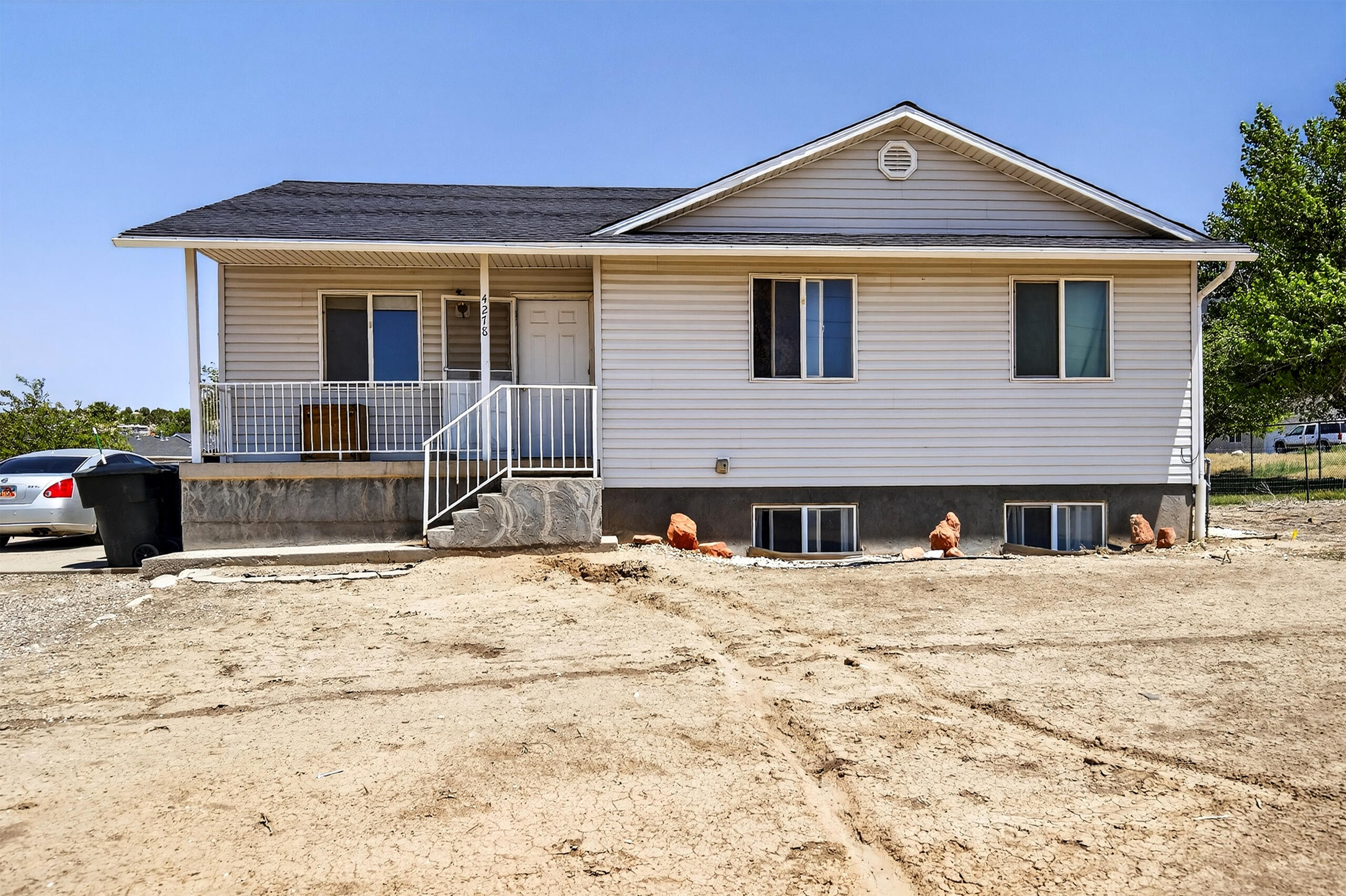 4278/4280 N Wagon Wheel Dr — photo