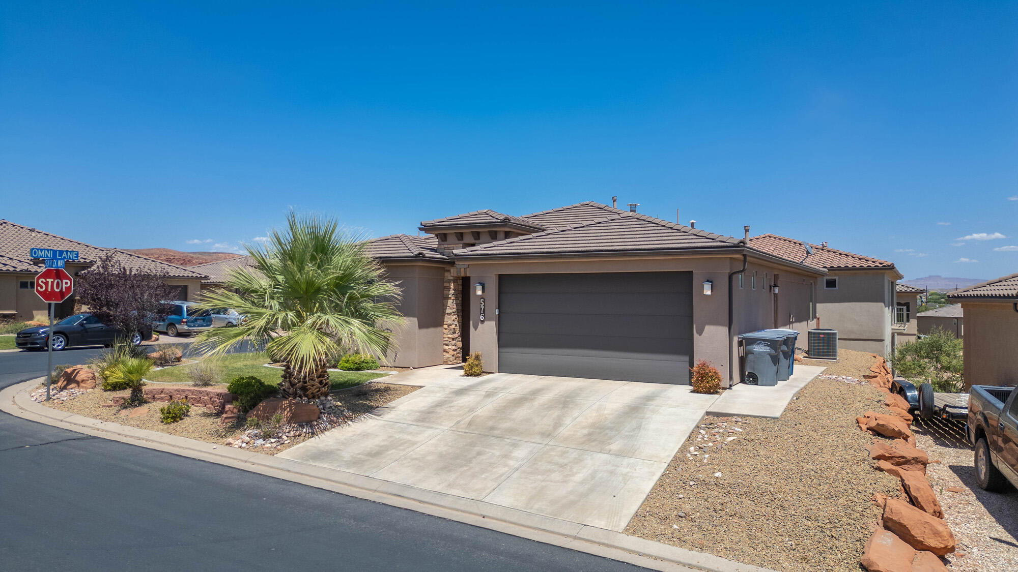 576 N Sun Rock Way — photo