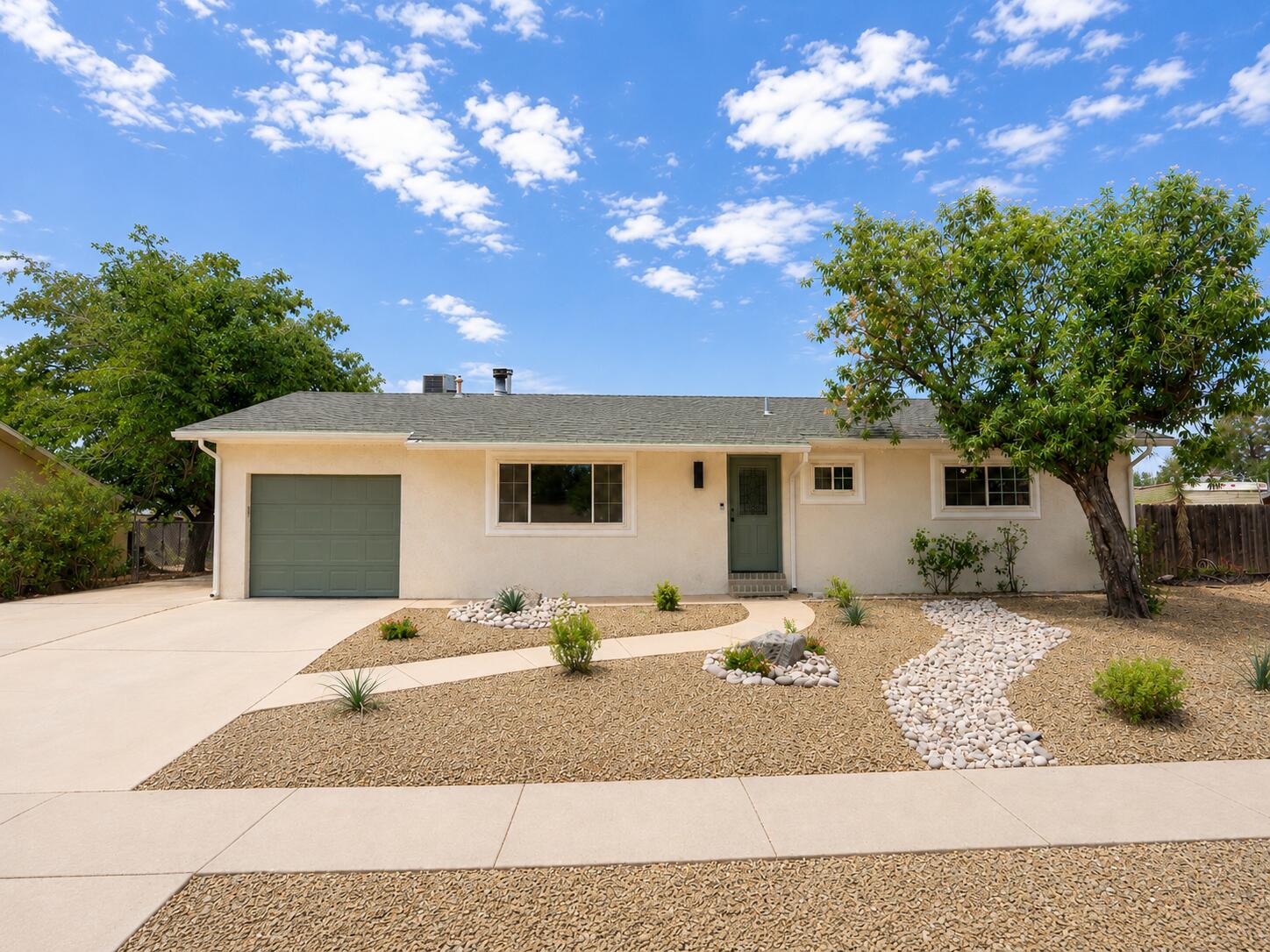 351 N Saguaro Dr — photo
