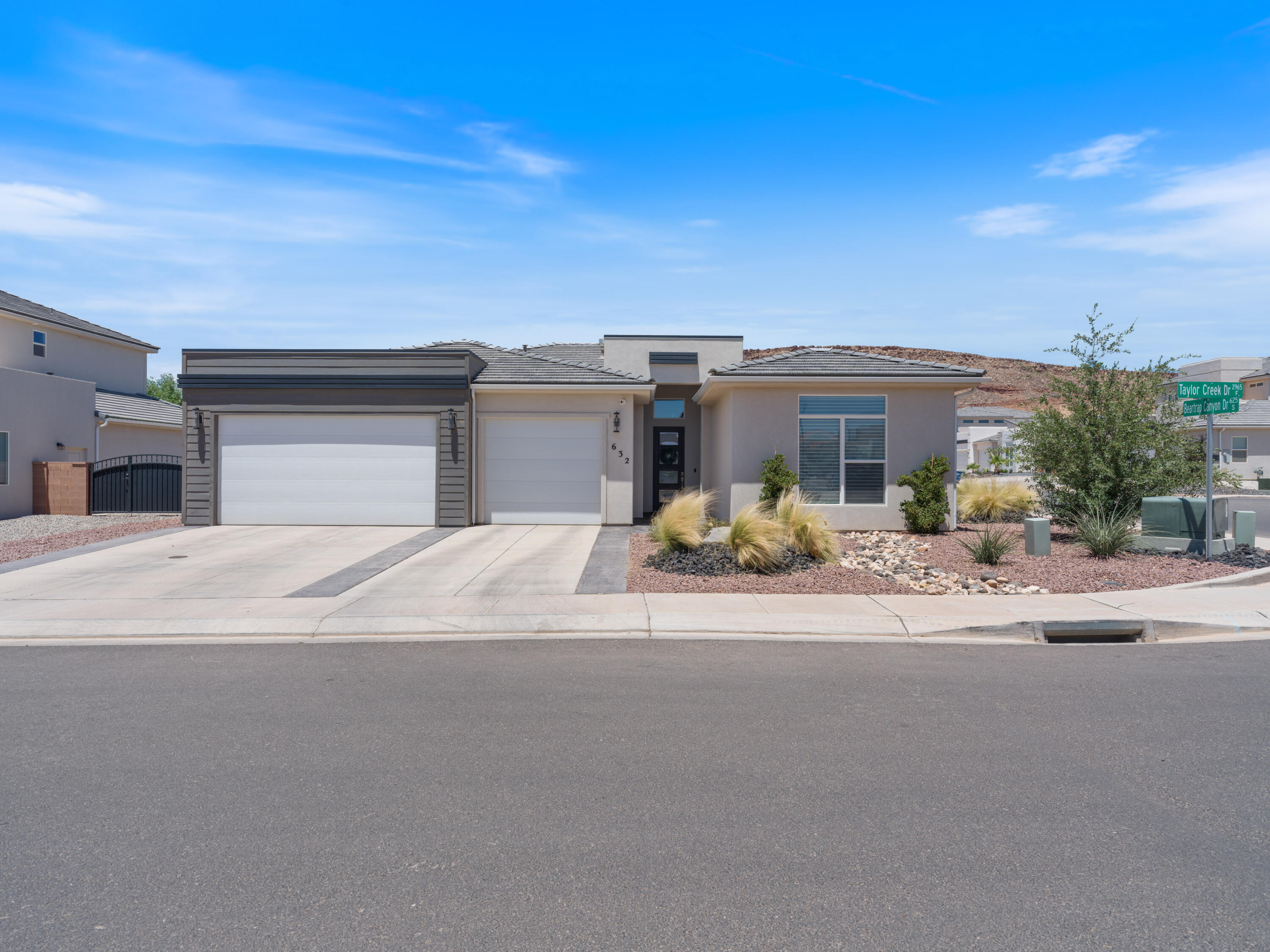 632 S Taylor Creek Dr — photo