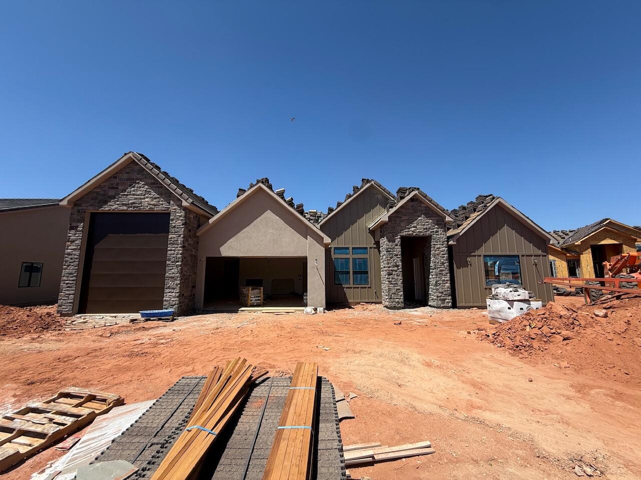 61 N 640 W — photo