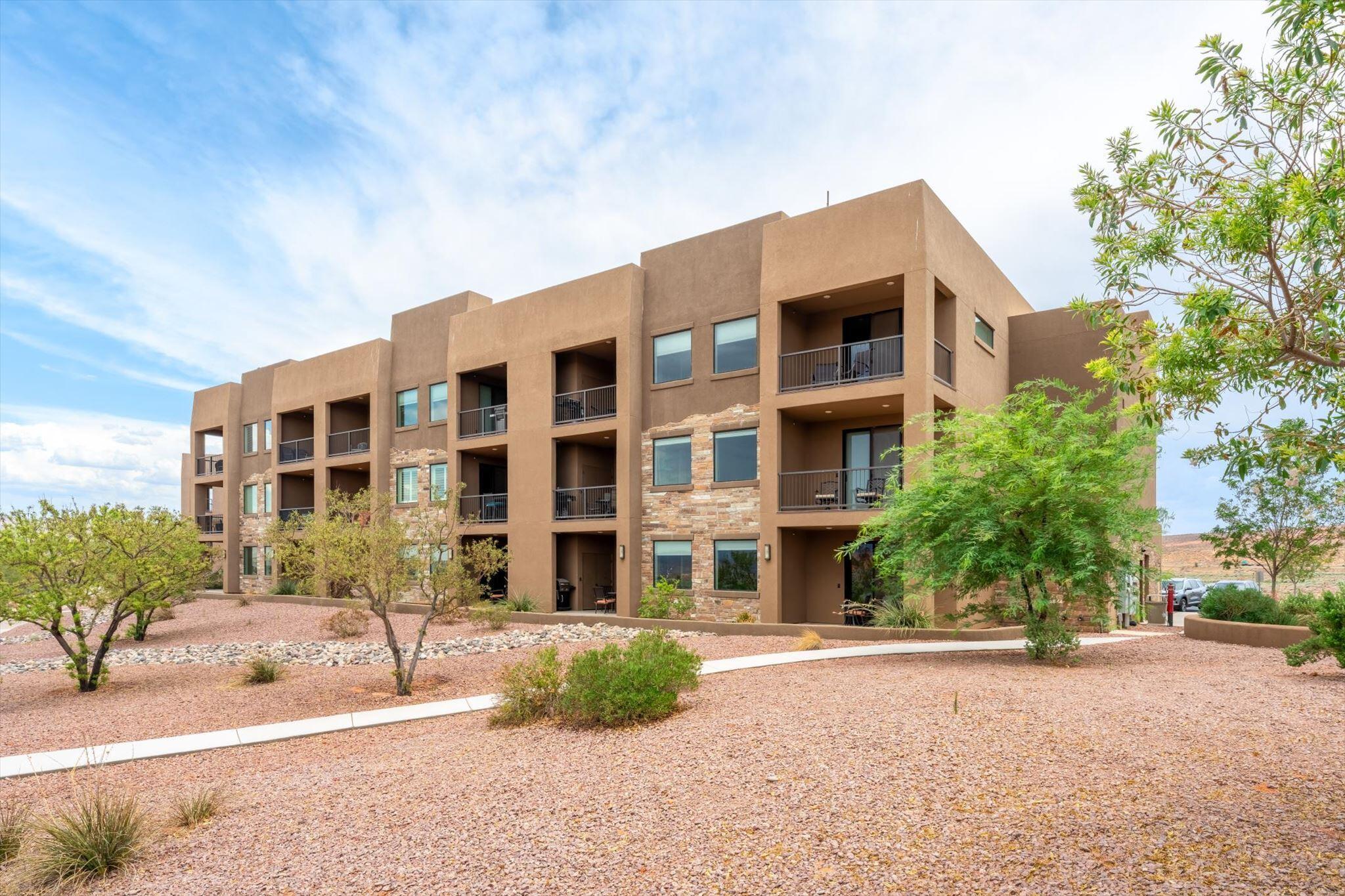 5228 W Villas North Dr 4-304 — photo