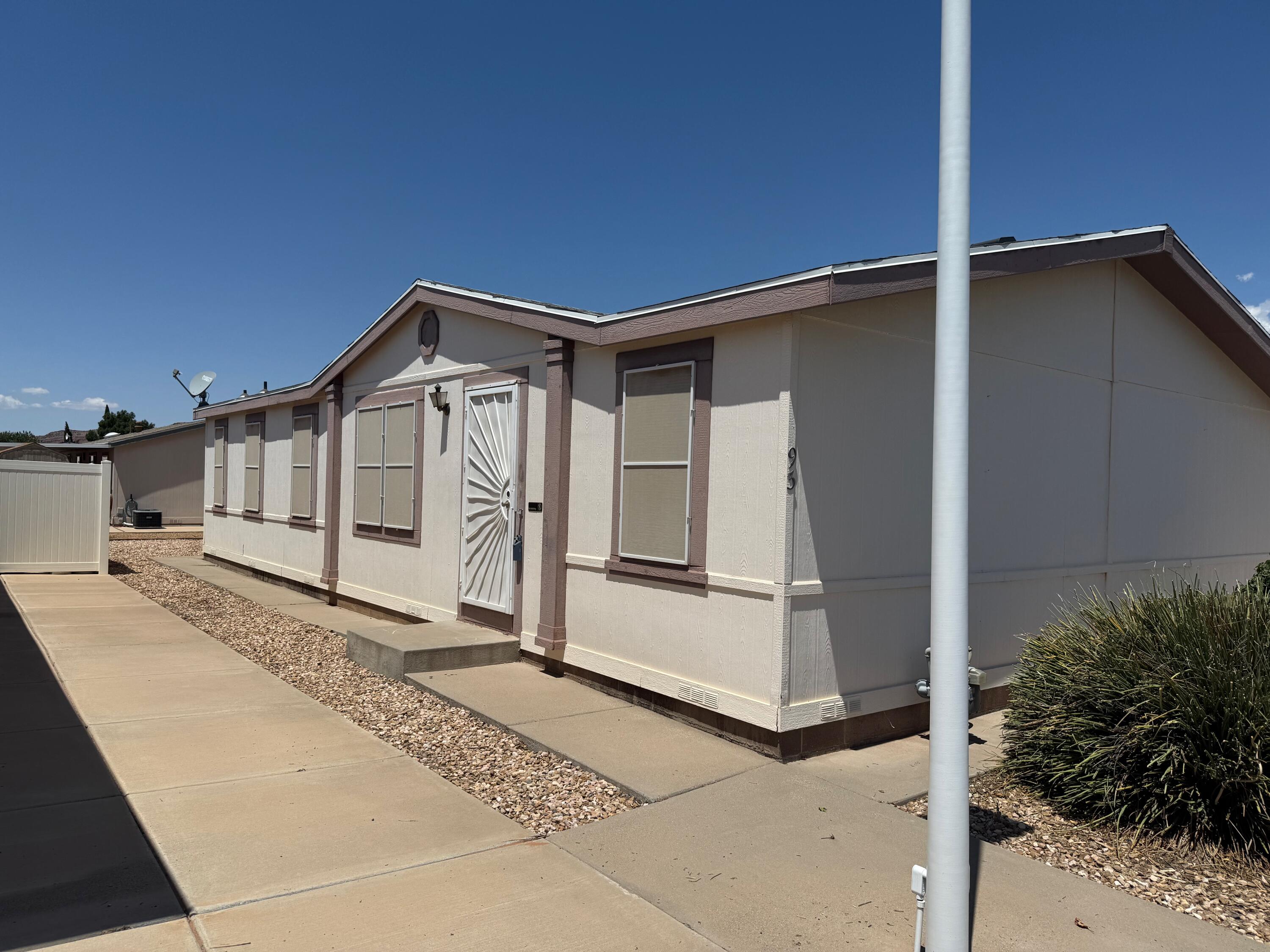 93 N 3820 W — photo