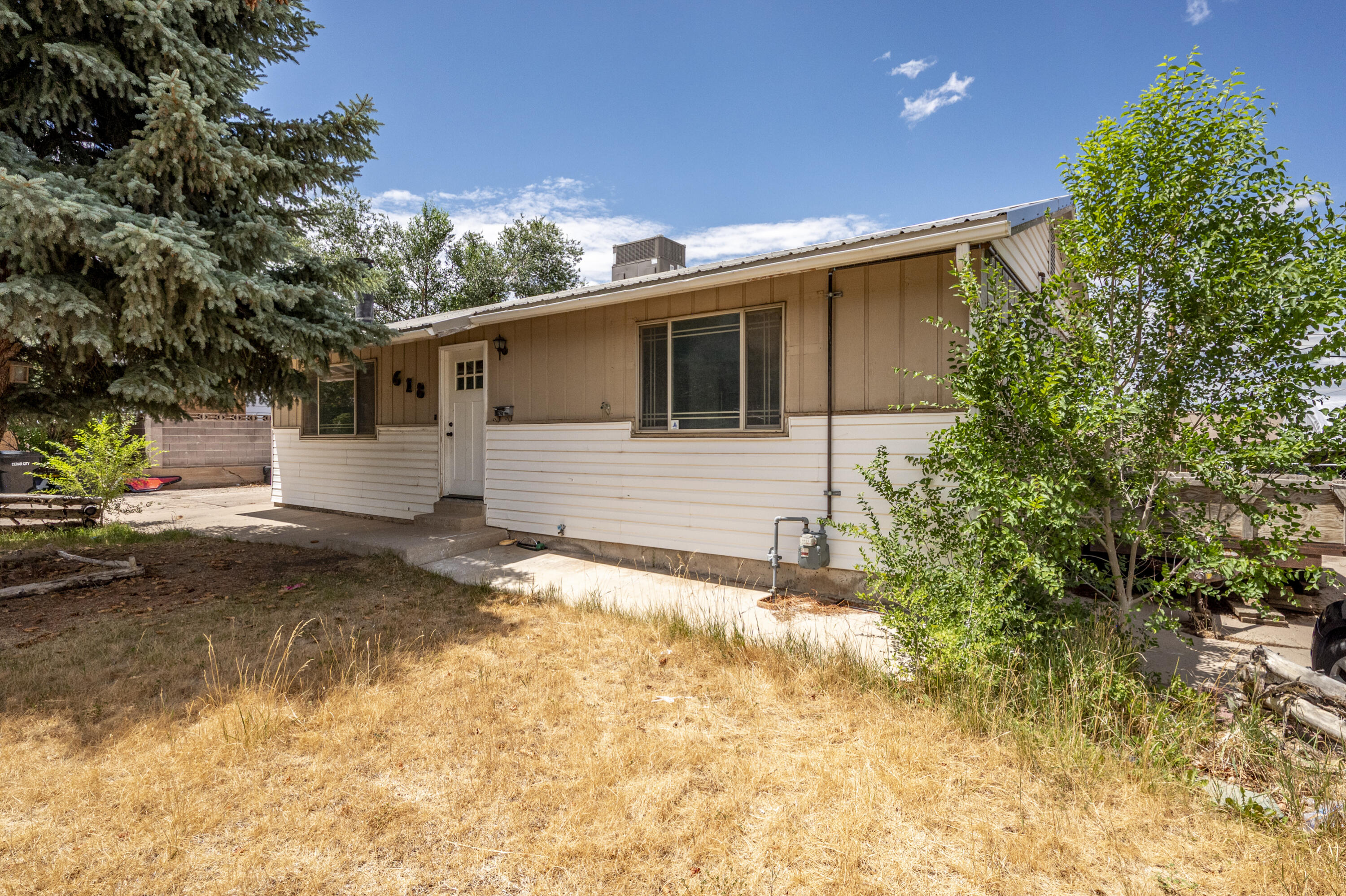 618 S Sunset Dr — photo