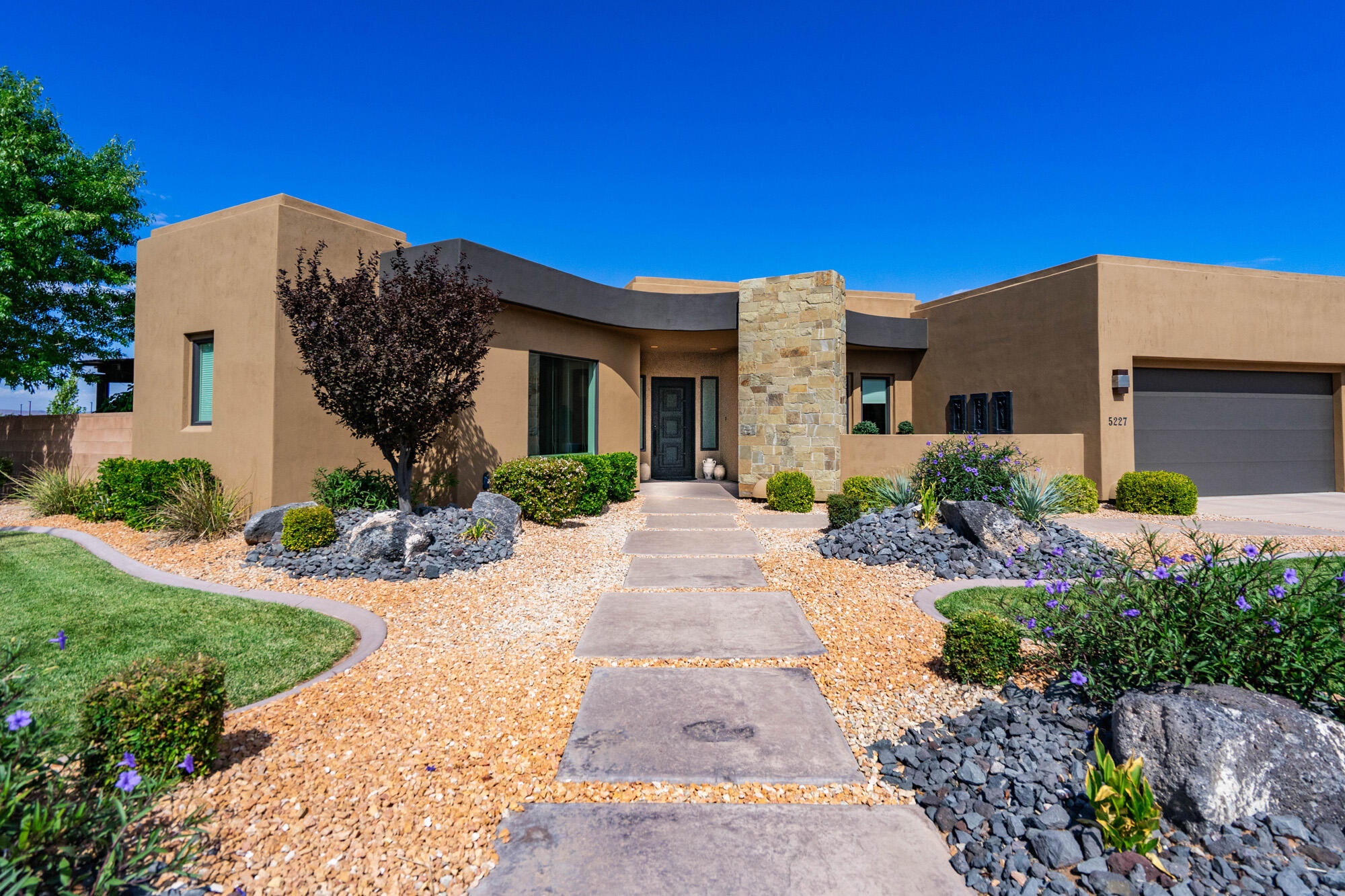 5227 N Hidden Pinyon Dr — photo