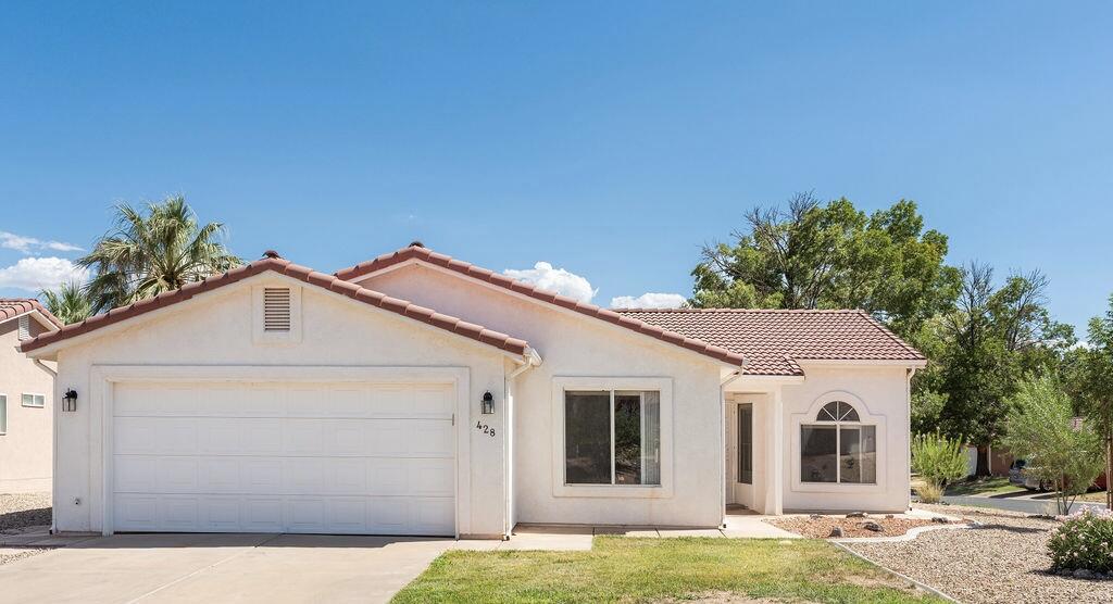428 E Majestic Dr — photo
