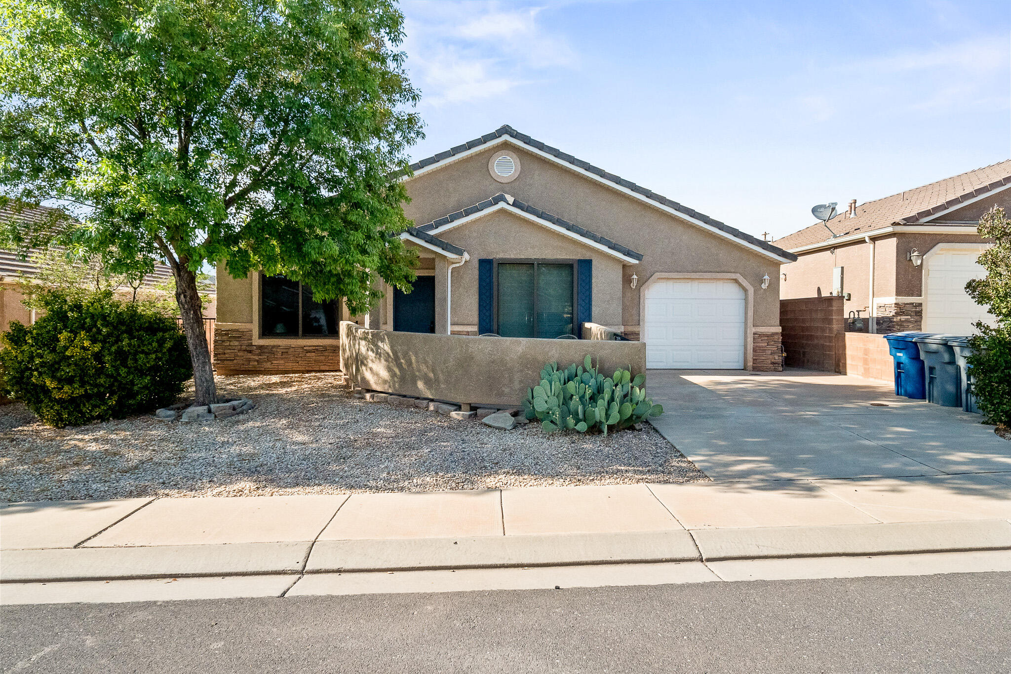 23 E 450 St N — photo