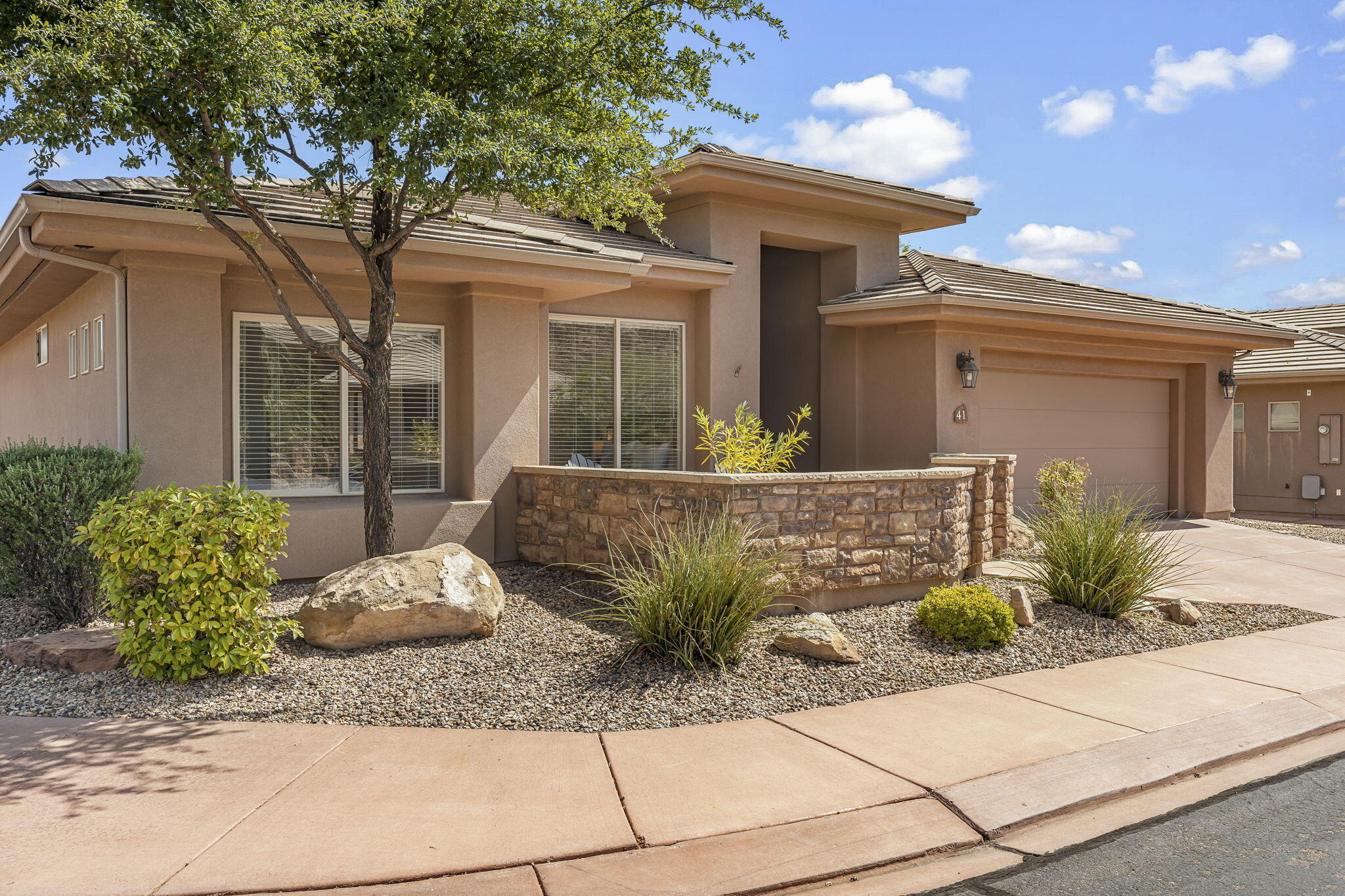 2334 S River Rd 41 — photo