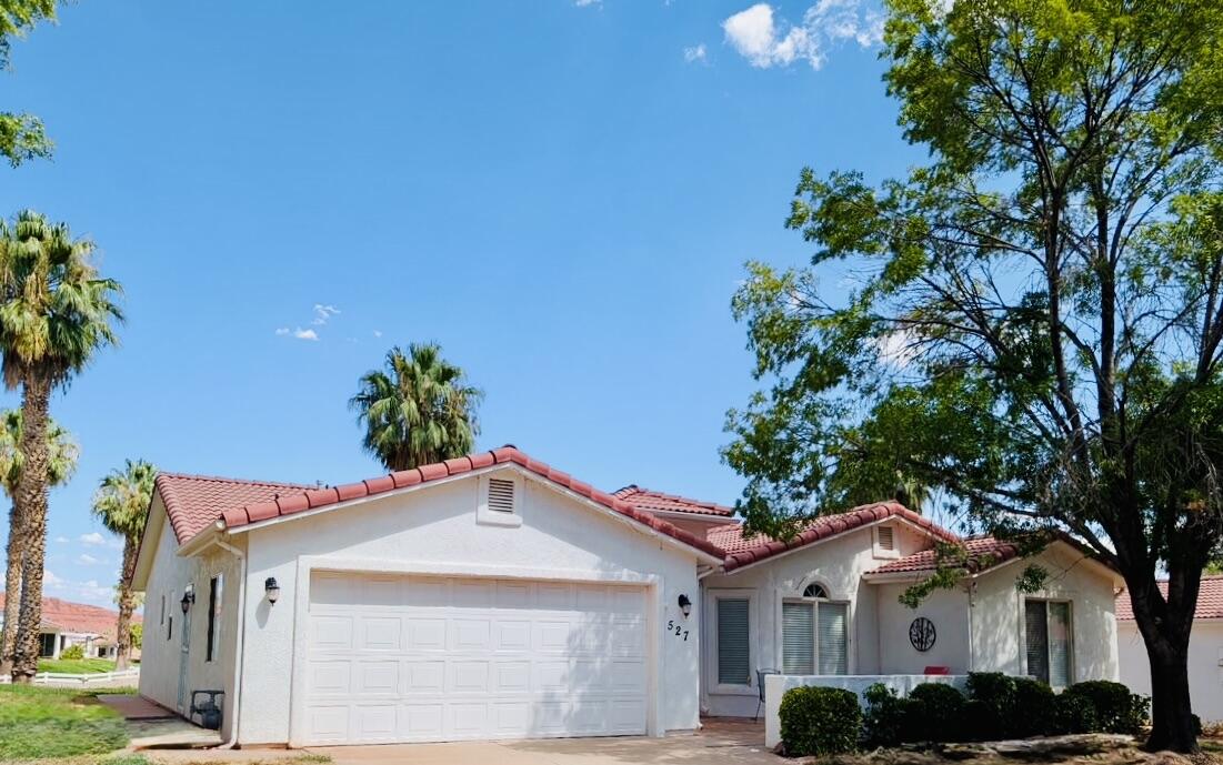 527 S Fiesta Dr — photo
