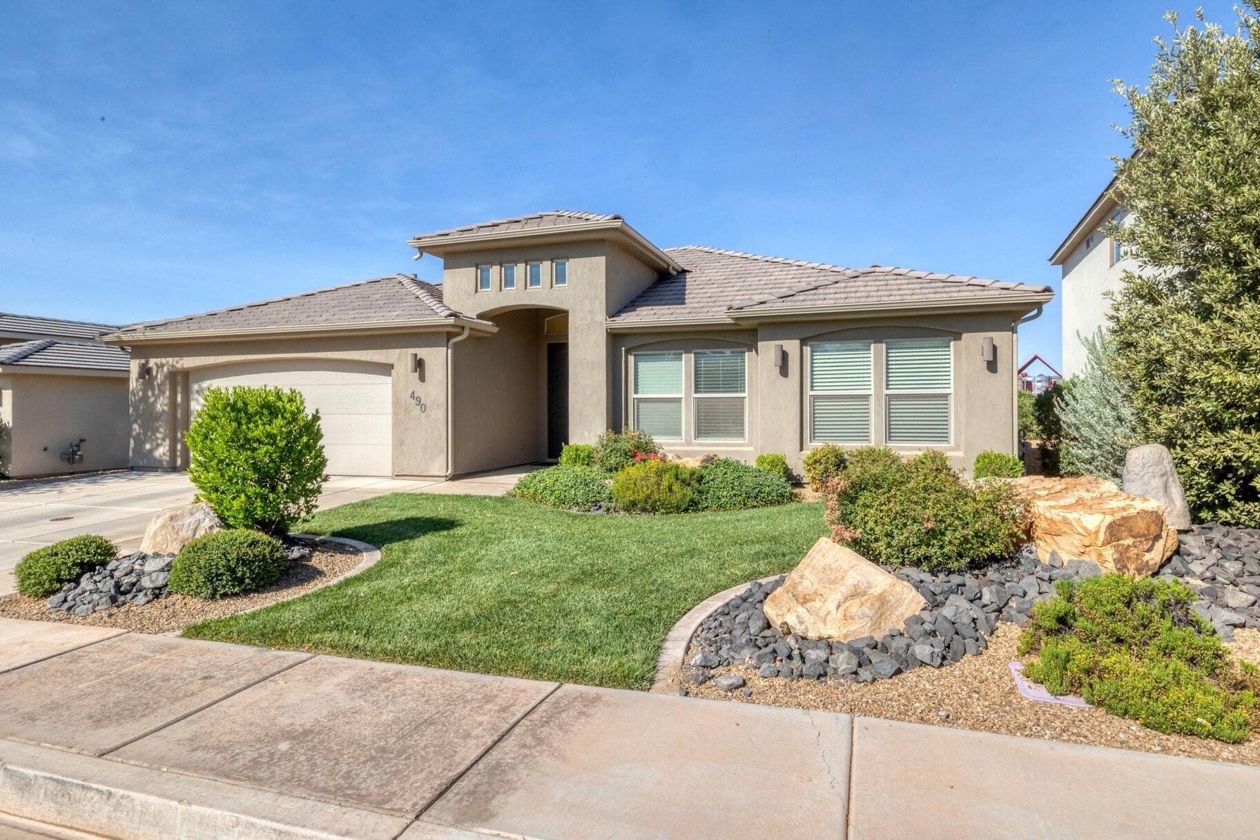 490 S Balancing Rock Dr — photo
