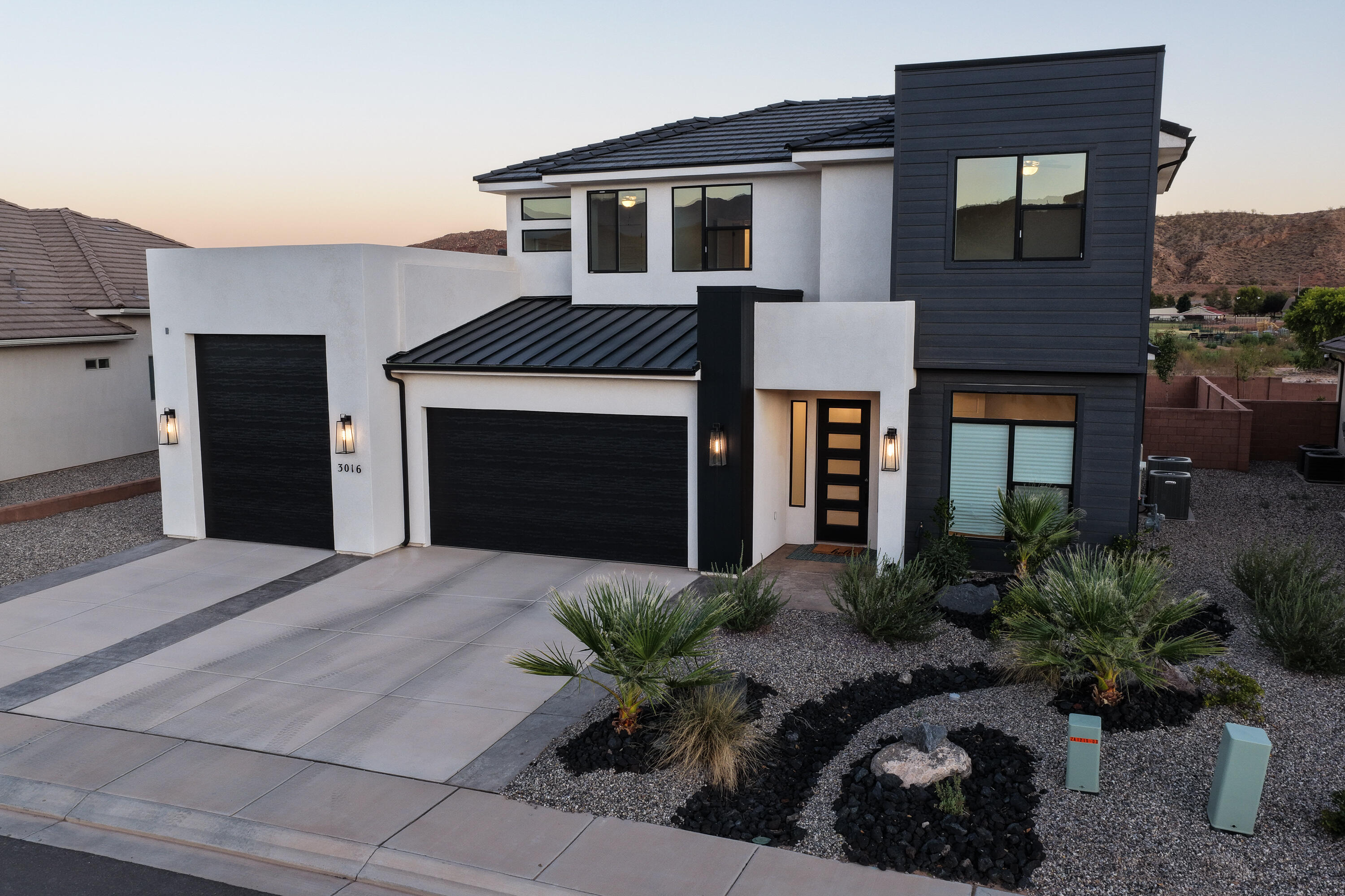 3016 E Smith Creek Dr — photo