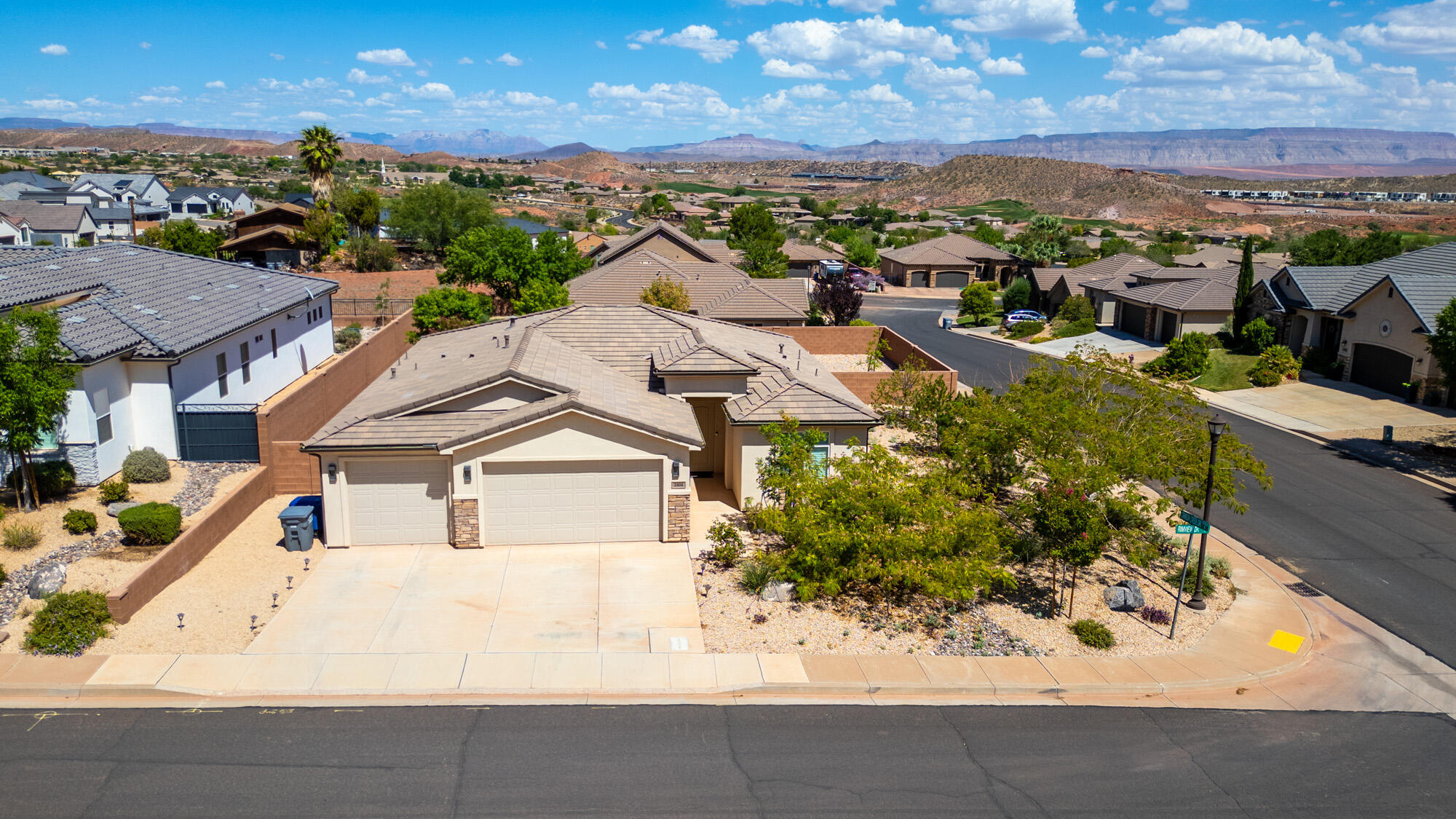 1804 Rimview Dr — photo