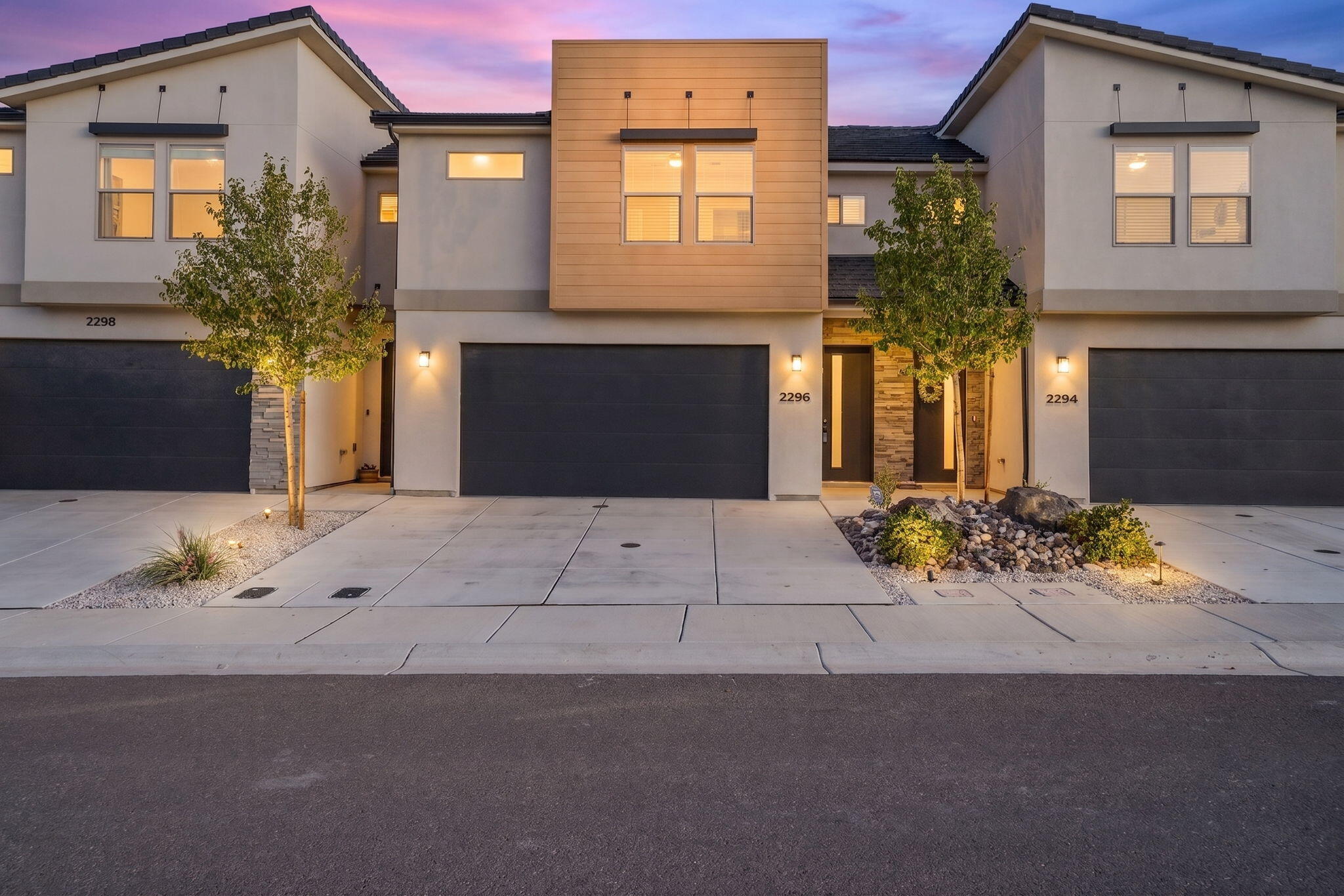 2296 E Alexander Ln — photo