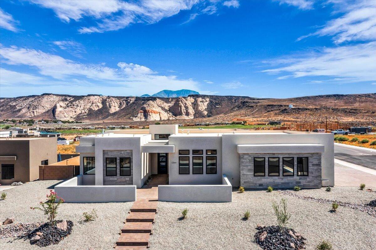 1260 W Canyon Tree Dr — photo