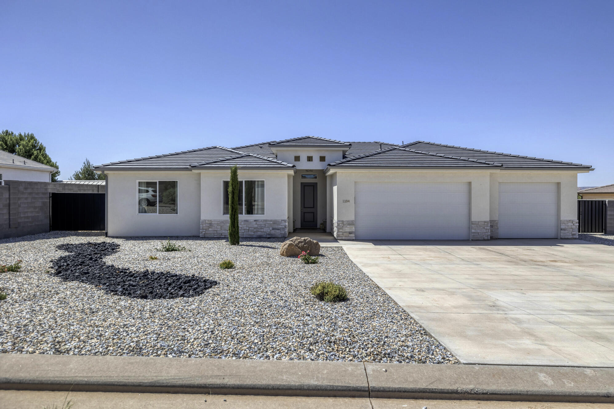 1184 E Big Pinion Ln — photo