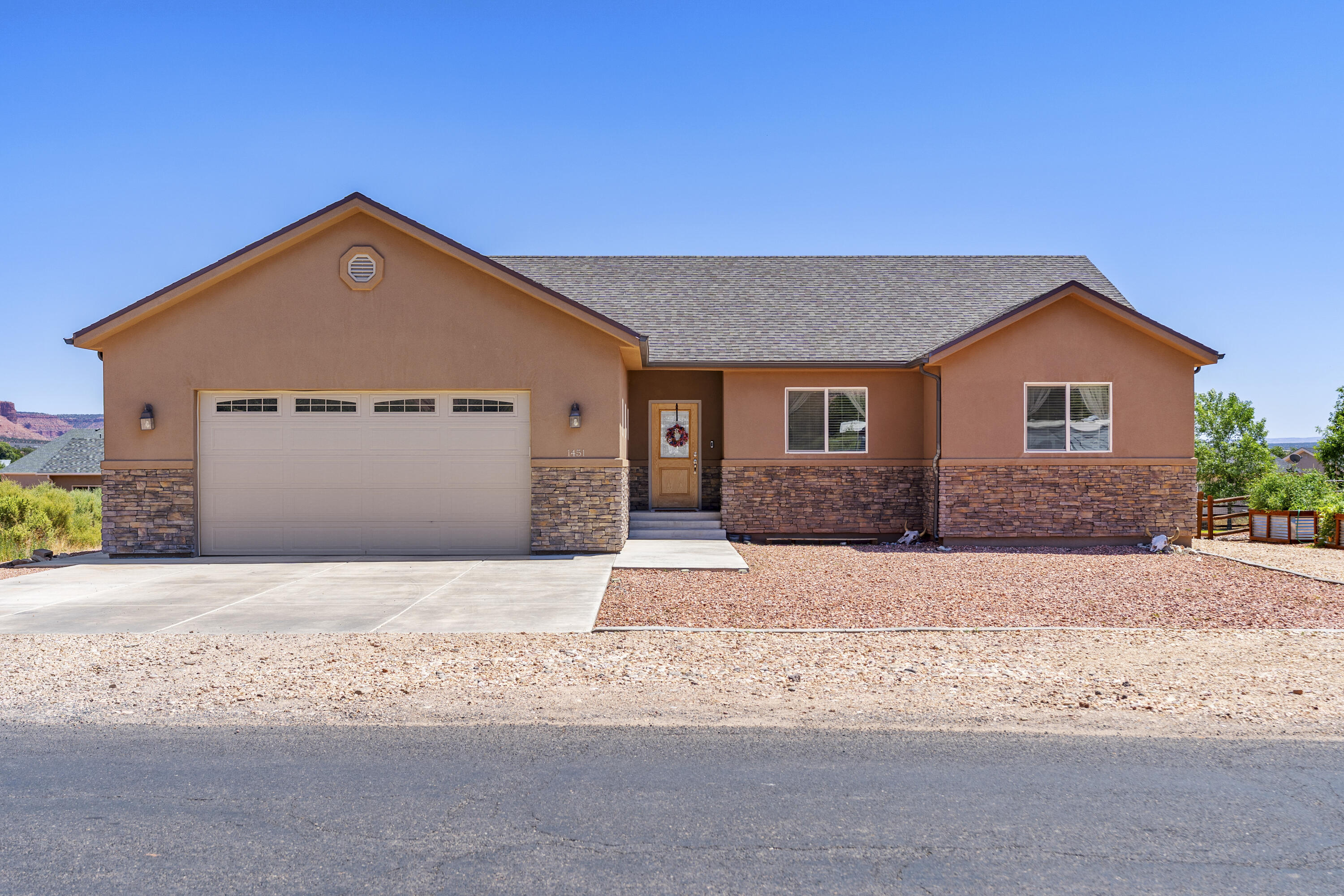1451 Escalante Dr — photo