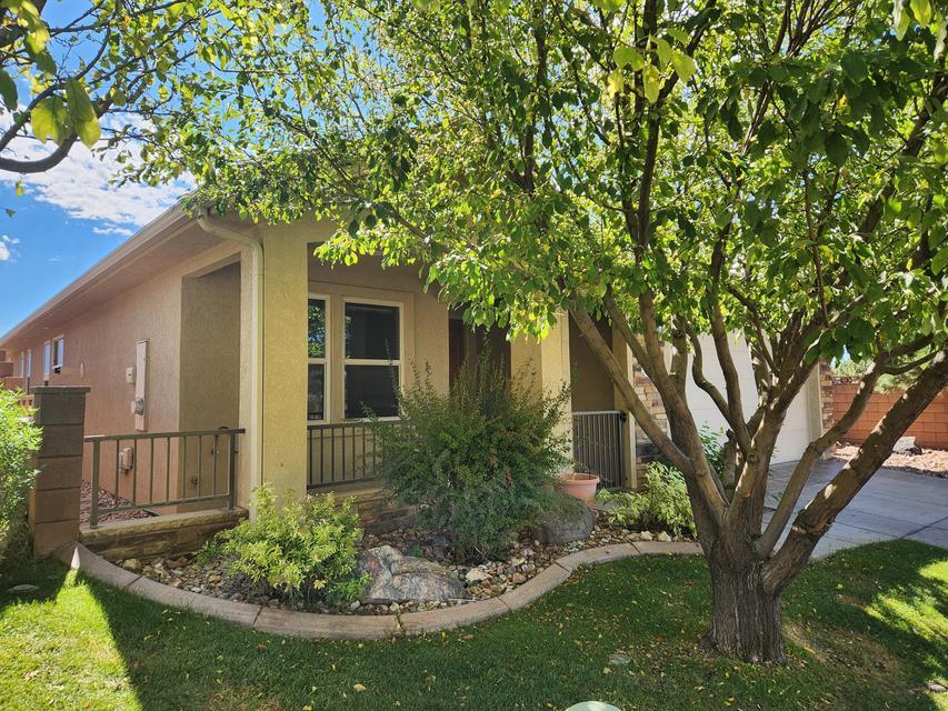 2445 W Cresent Heights Dr — photo