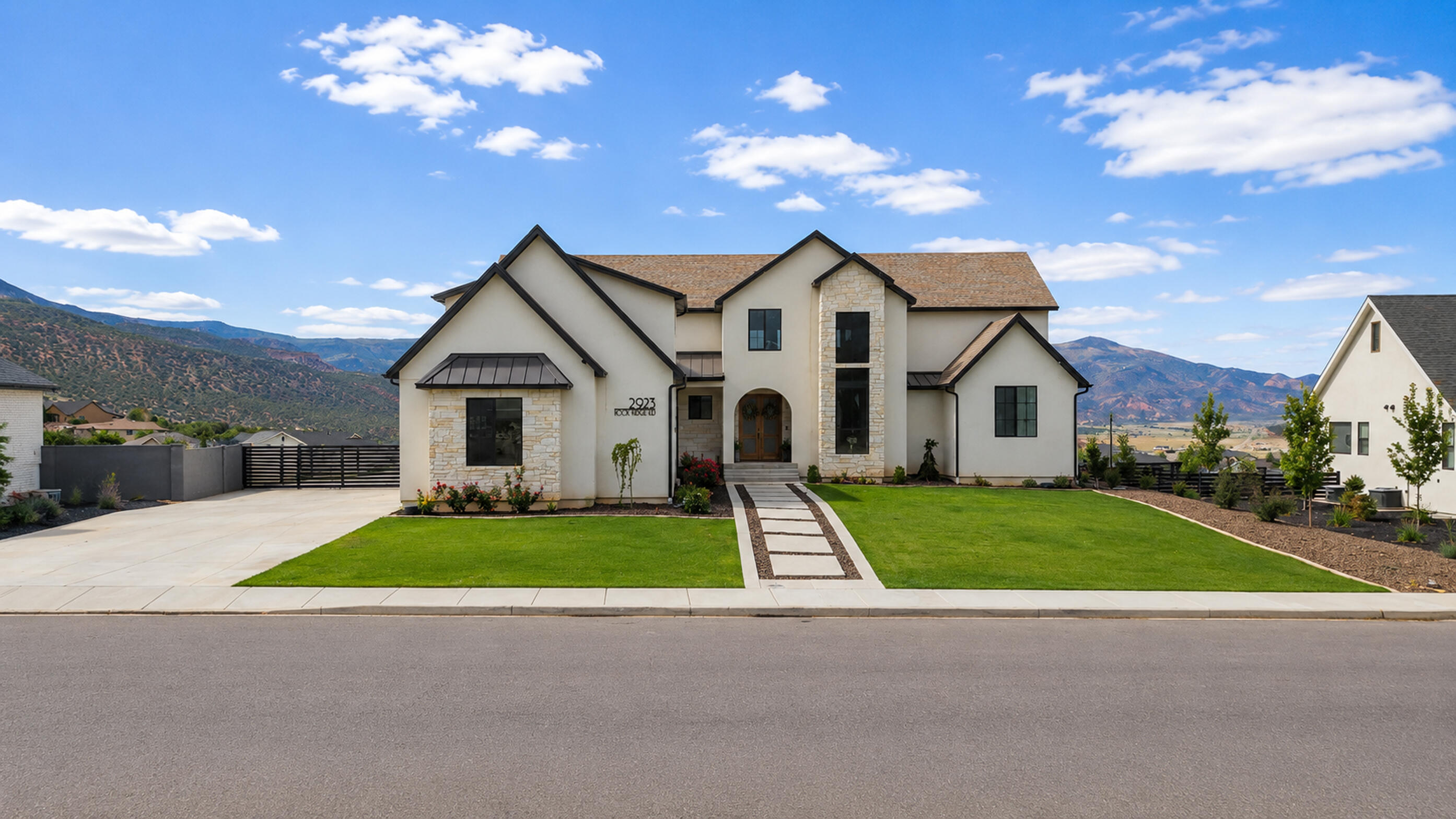 2923 W Rock Ridge Rd — photo
