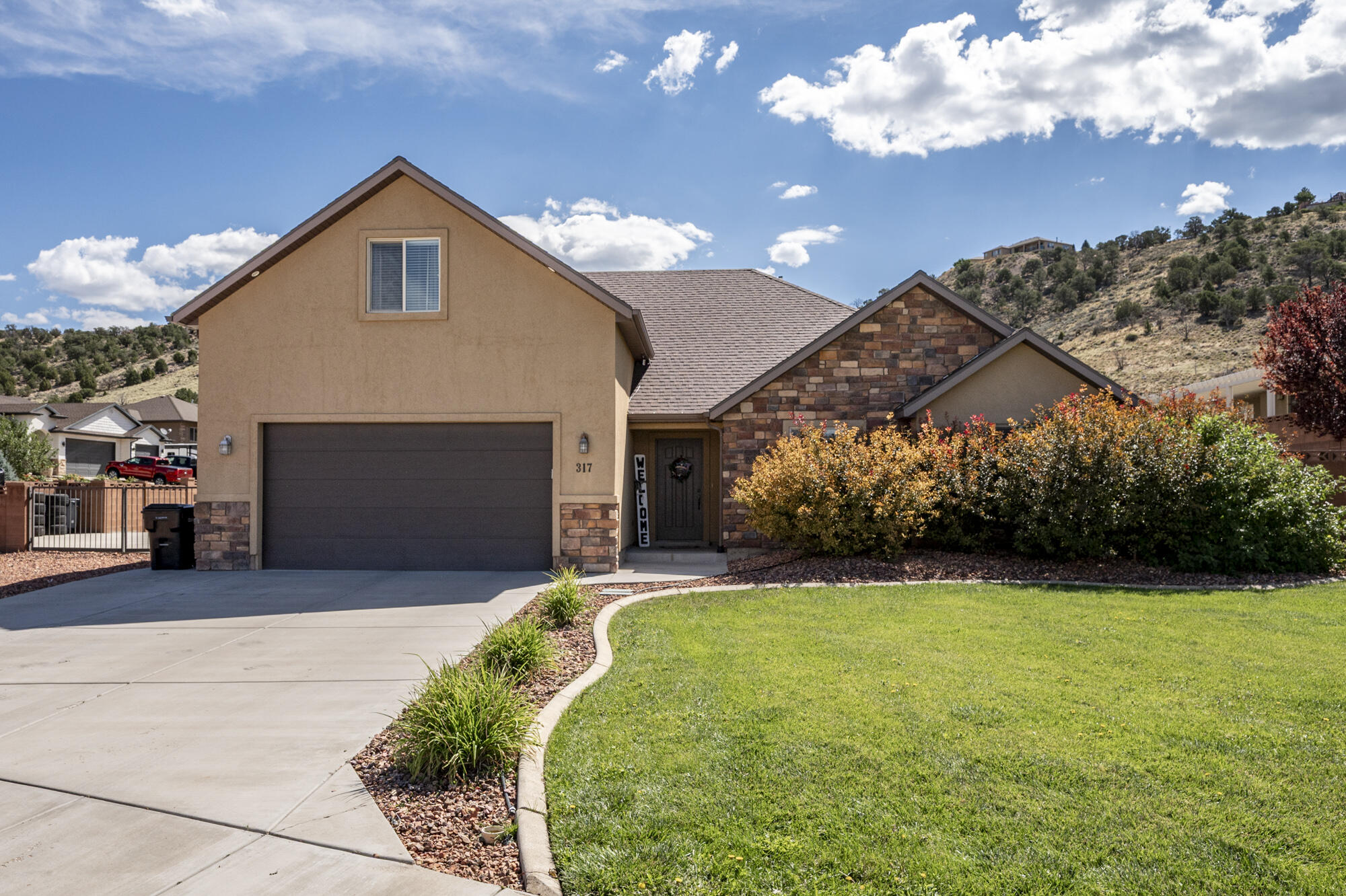 317 S Glen Canyon Dr — photo