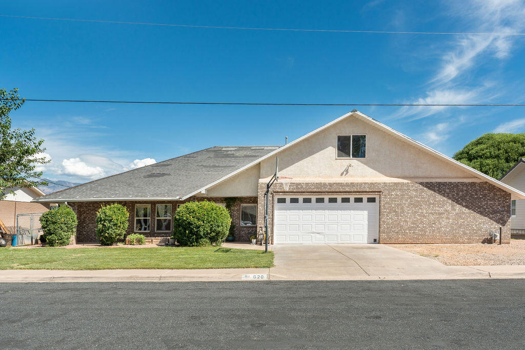620 W 250 S — photo