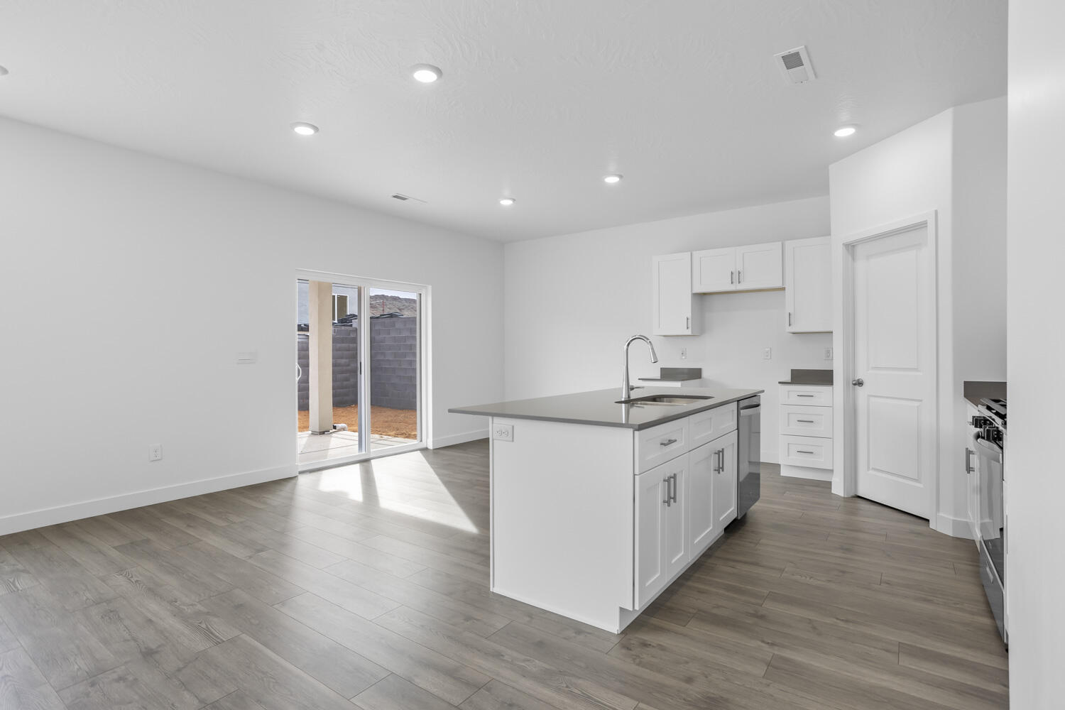 3339 E Defiance House Dr 4202 — photo