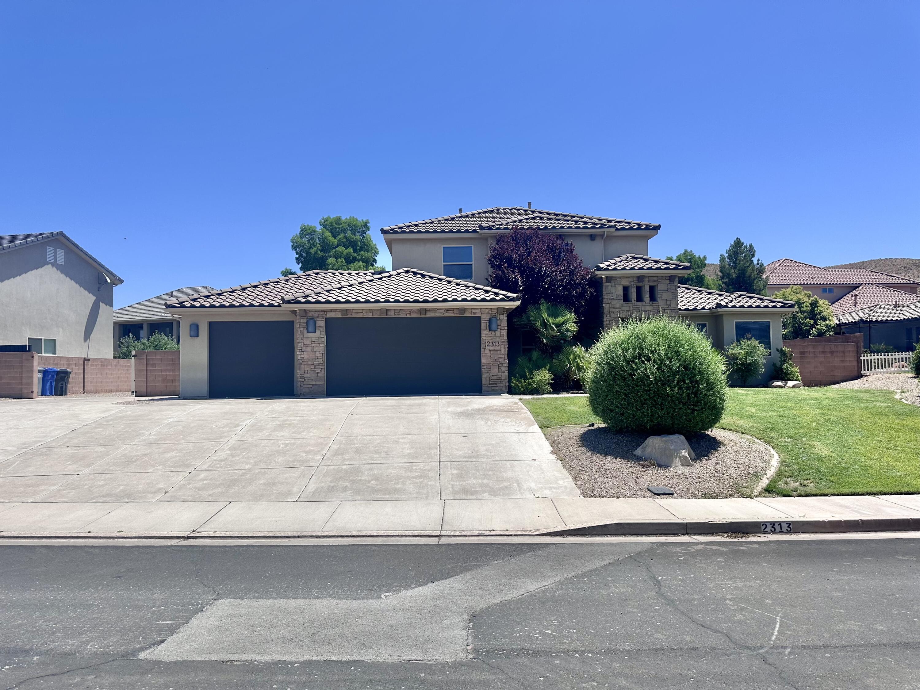 2313 S Last Chance Drive — photo