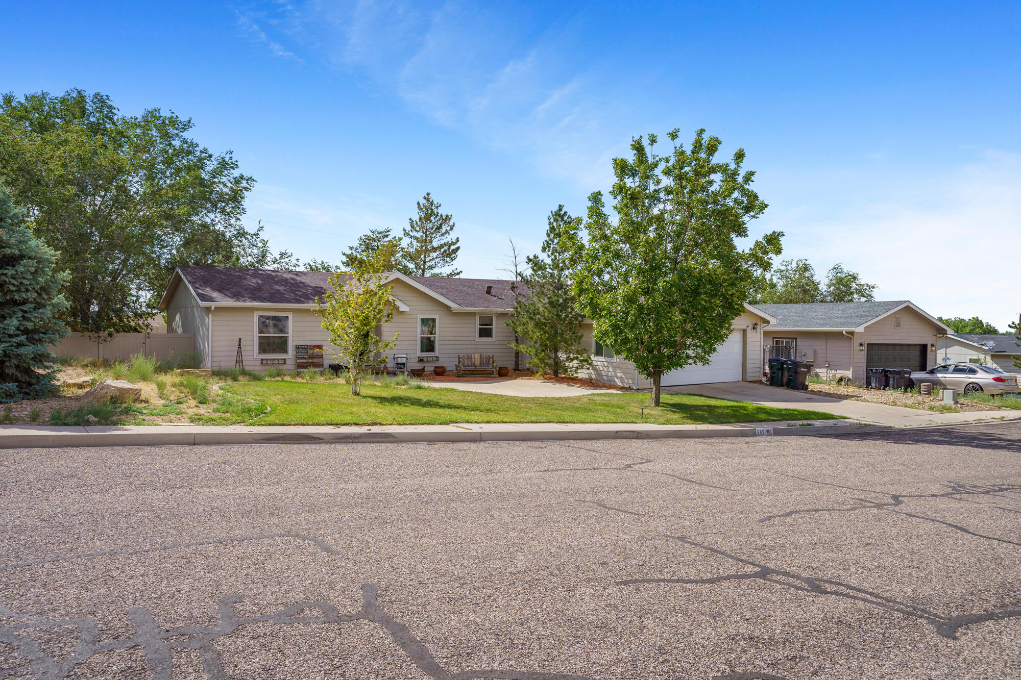 349 N Foothill Dr — photo