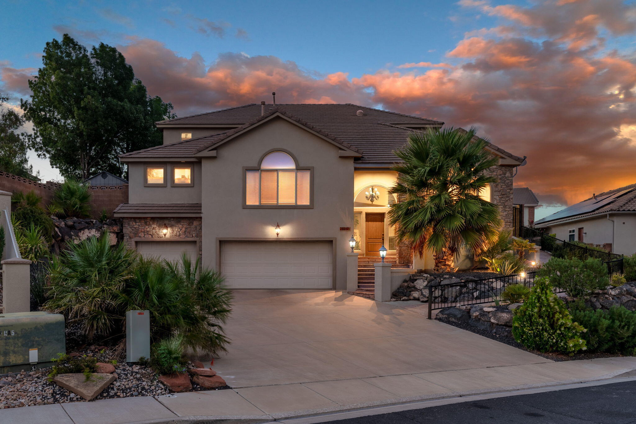 1817 E Howard Ln — photo